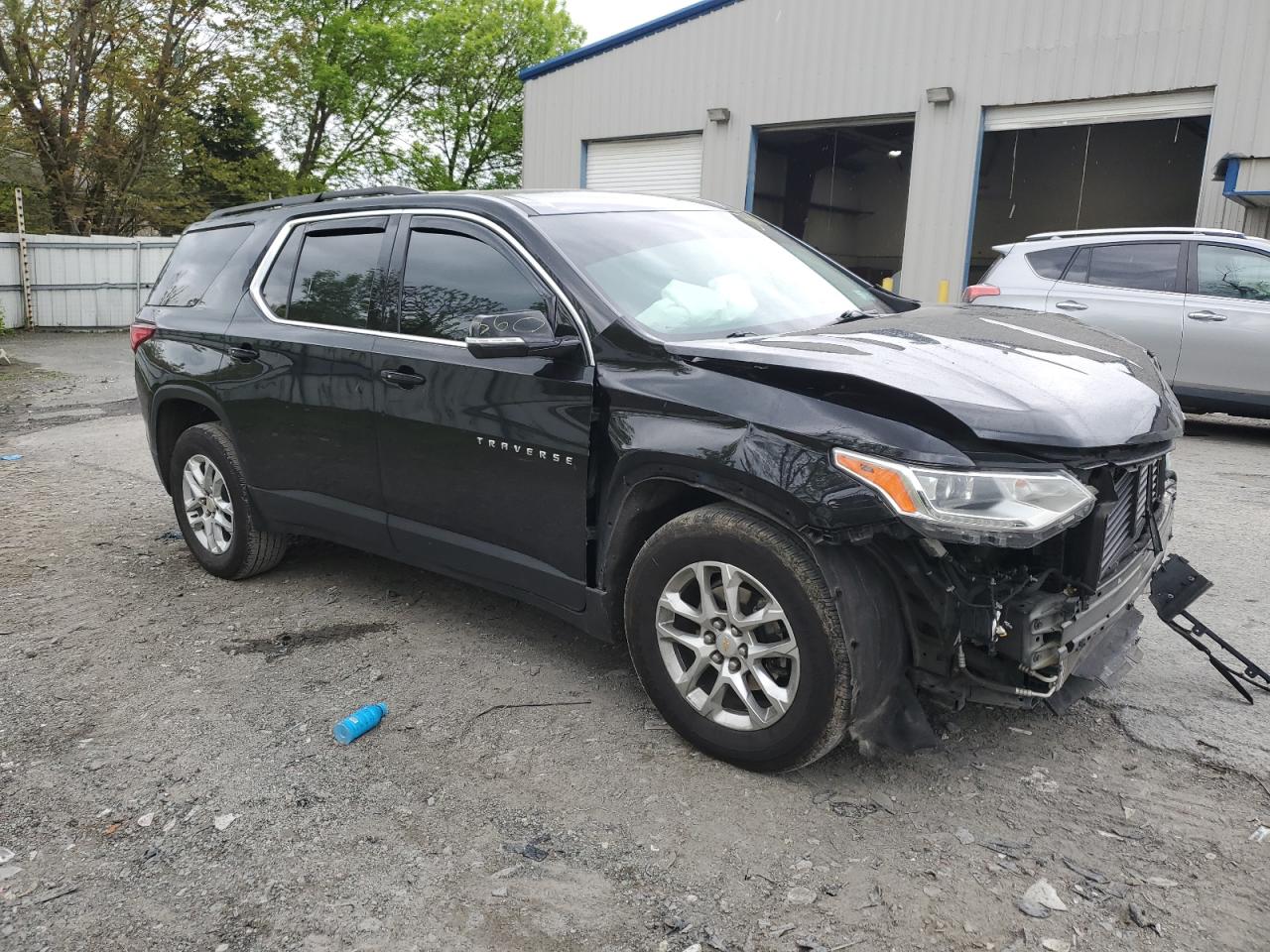 Photo 3 VIN: 1GNERGKW1KJ305114 - CHEVROLET TRAVERSE 