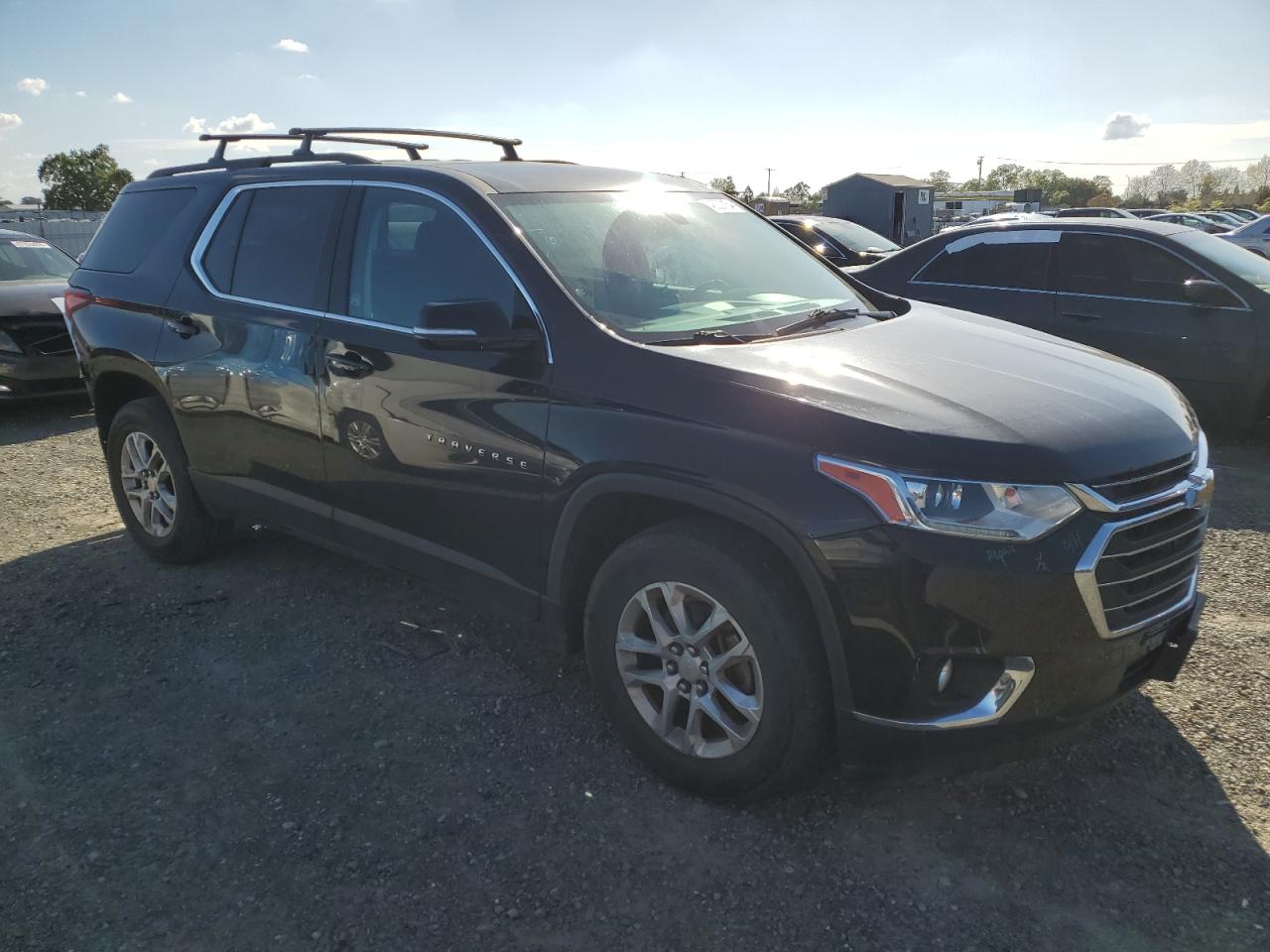 Photo 3 VIN: 1GNERGKW1KJ307316 - CHEVROLET TRAVERSE 