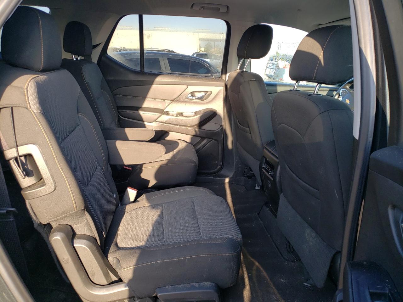 Photo 10 VIN: 1GNERGKW2KJ101275 - CHEVROLET TRAVERSE 