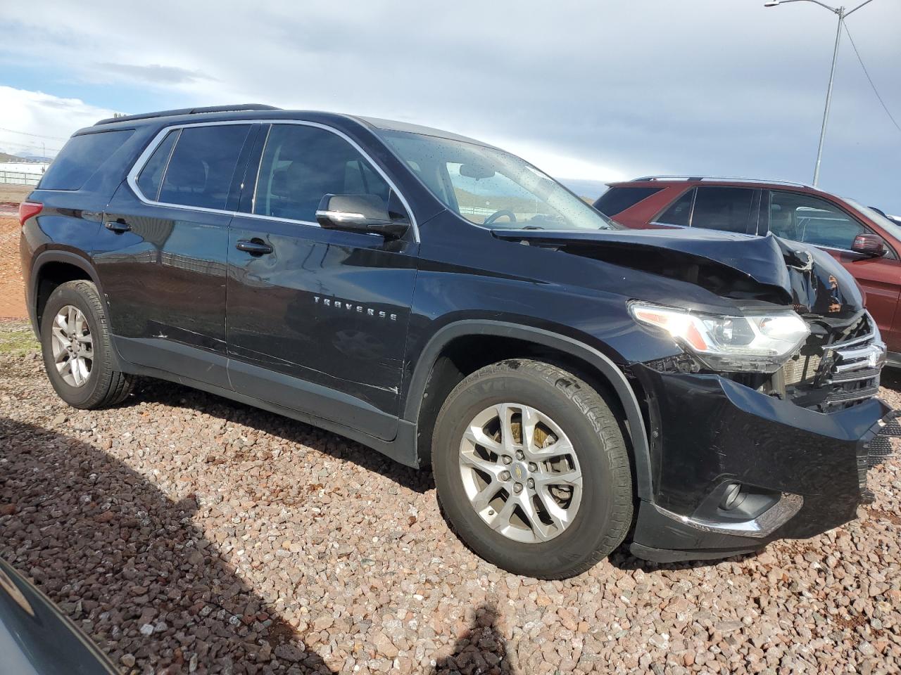 Photo 3 VIN: 1GNERGKW2LJ100323 - CHEVROLET TRAVERSE 