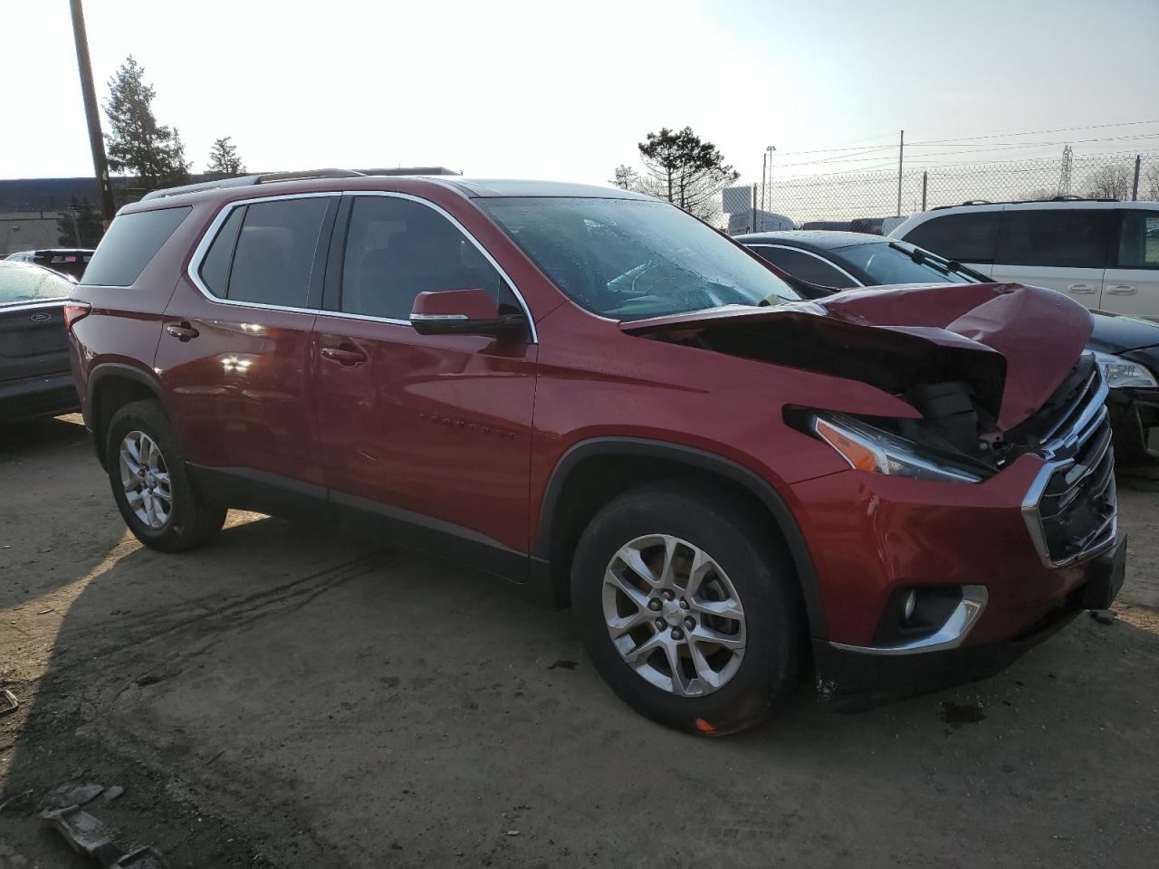 Photo 3 VIN: 1GNERGKW3JJ267495 - CHEVROLET TRAVERSE 