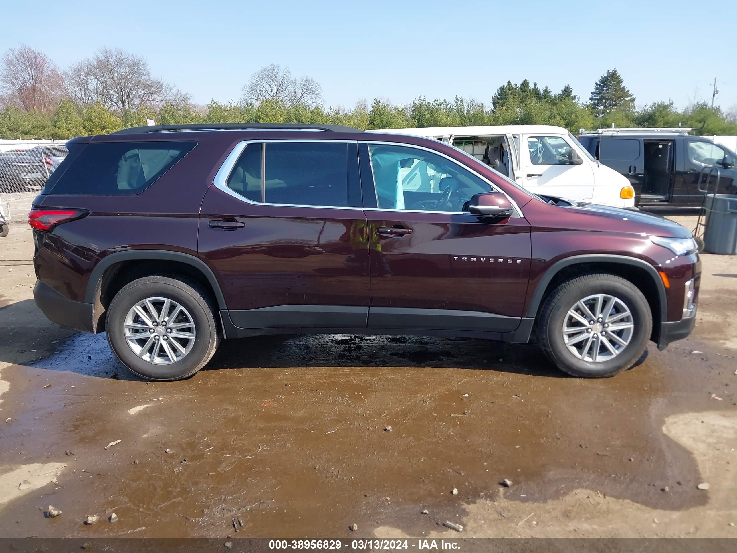 Photo 12 VIN: 1GNERGKW3PJ294009 - CHEVROLET TRAVERSE 