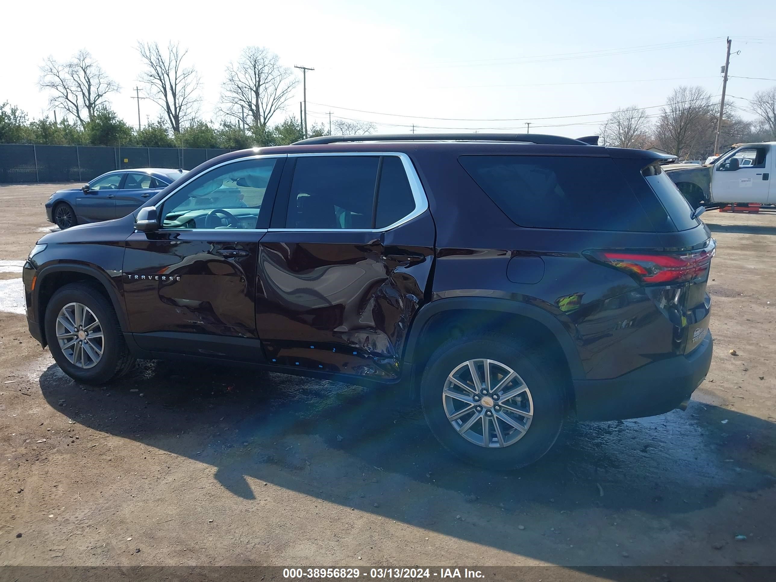 Photo 13 VIN: 1GNERGKW3PJ294009 - CHEVROLET TRAVERSE 