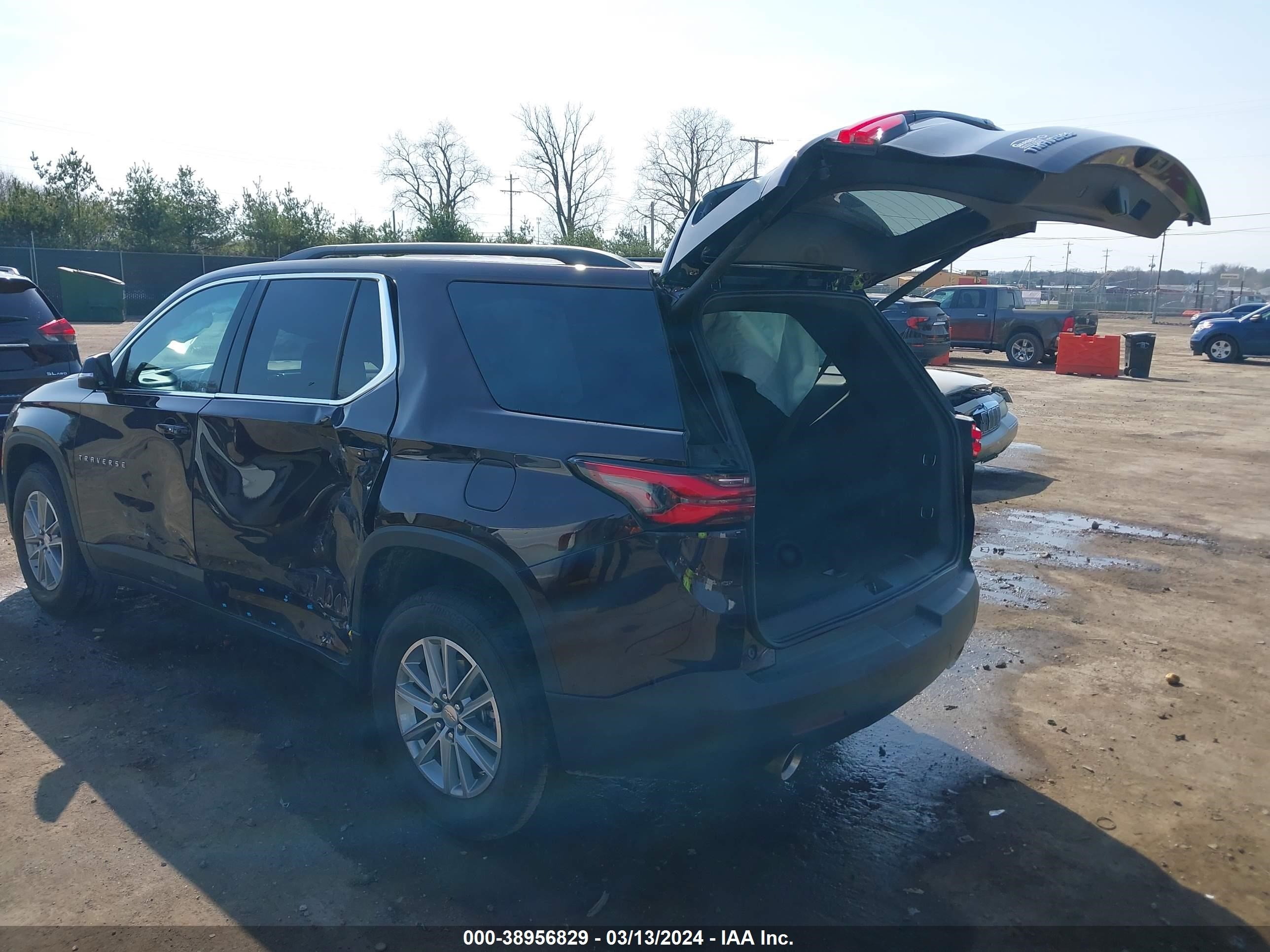 Photo 2 VIN: 1GNERGKW3PJ294009 - CHEVROLET TRAVERSE 