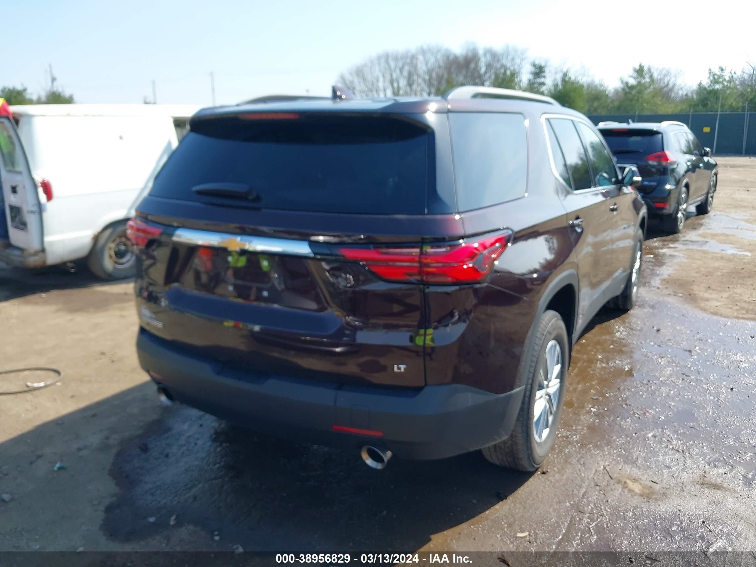 Photo 3 VIN: 1GNERGKW3PJ294009 - CHEVROLET TRAVERSE 