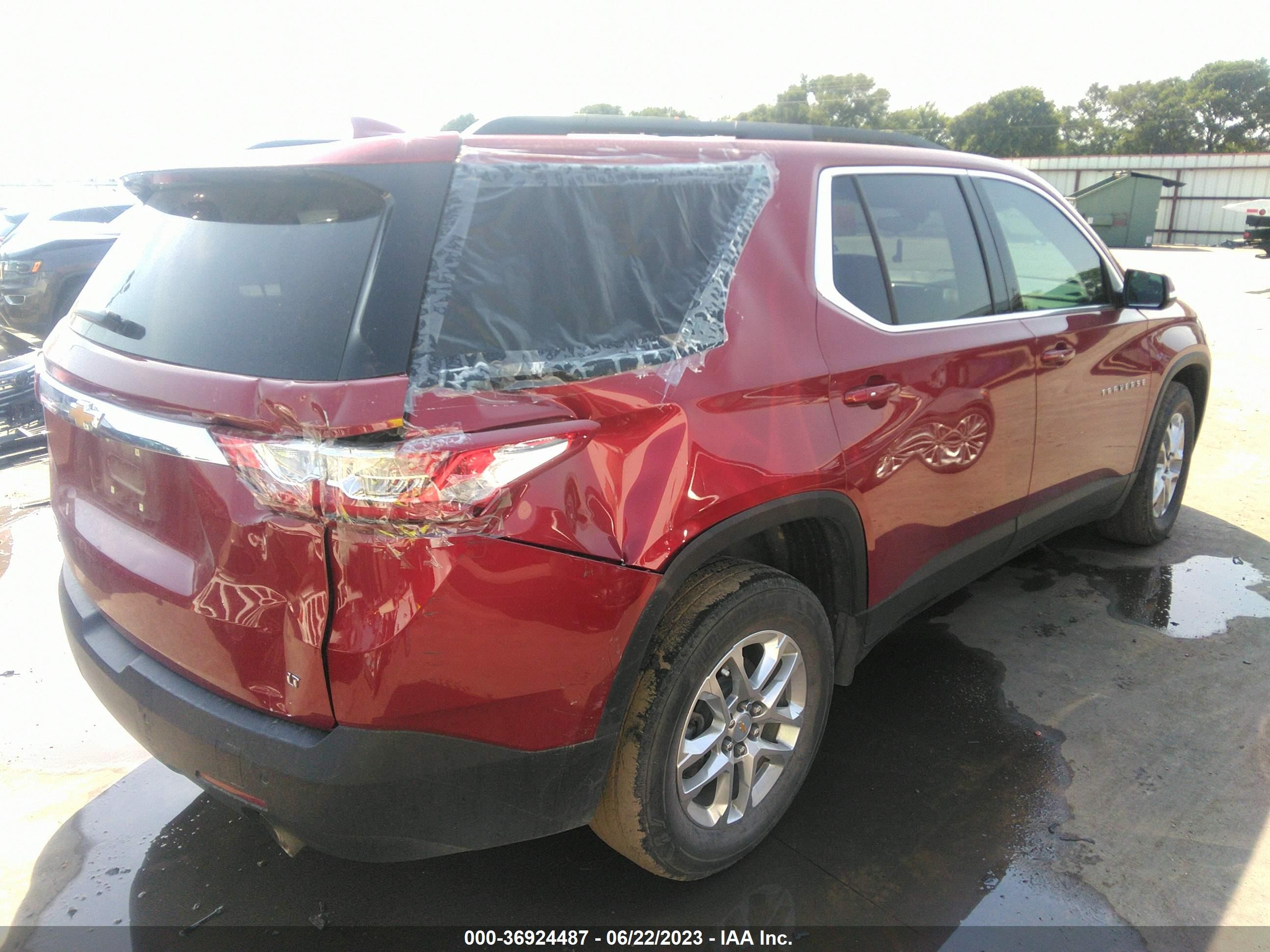 Photo 3 VIN: 1GNERGKW4MJ180063 - CHEVROLET TRAVERSE 