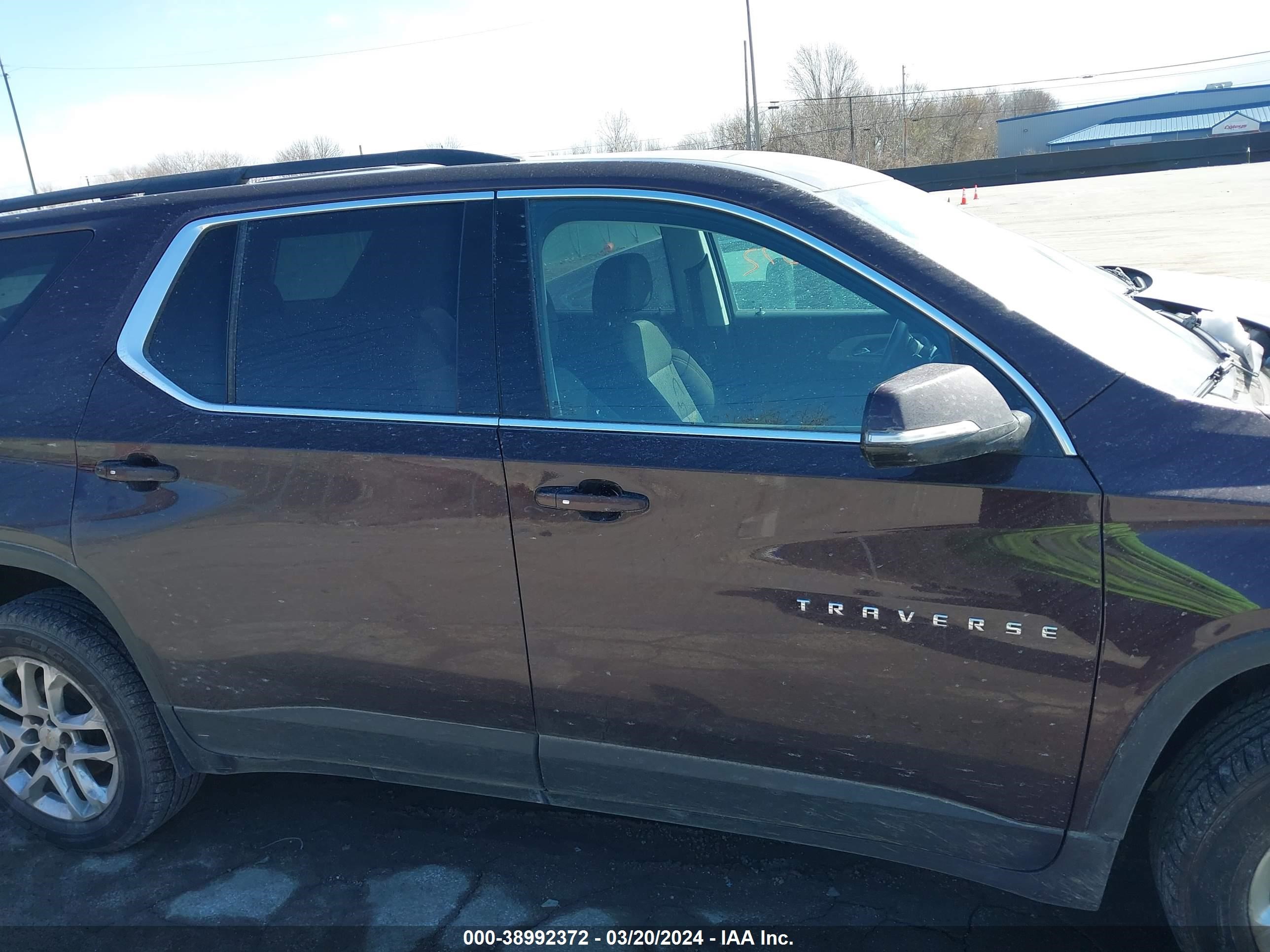 Photo 12 VIN: 1GNERGKW6KJ144257 - CHEVROLET TRAVERSE 