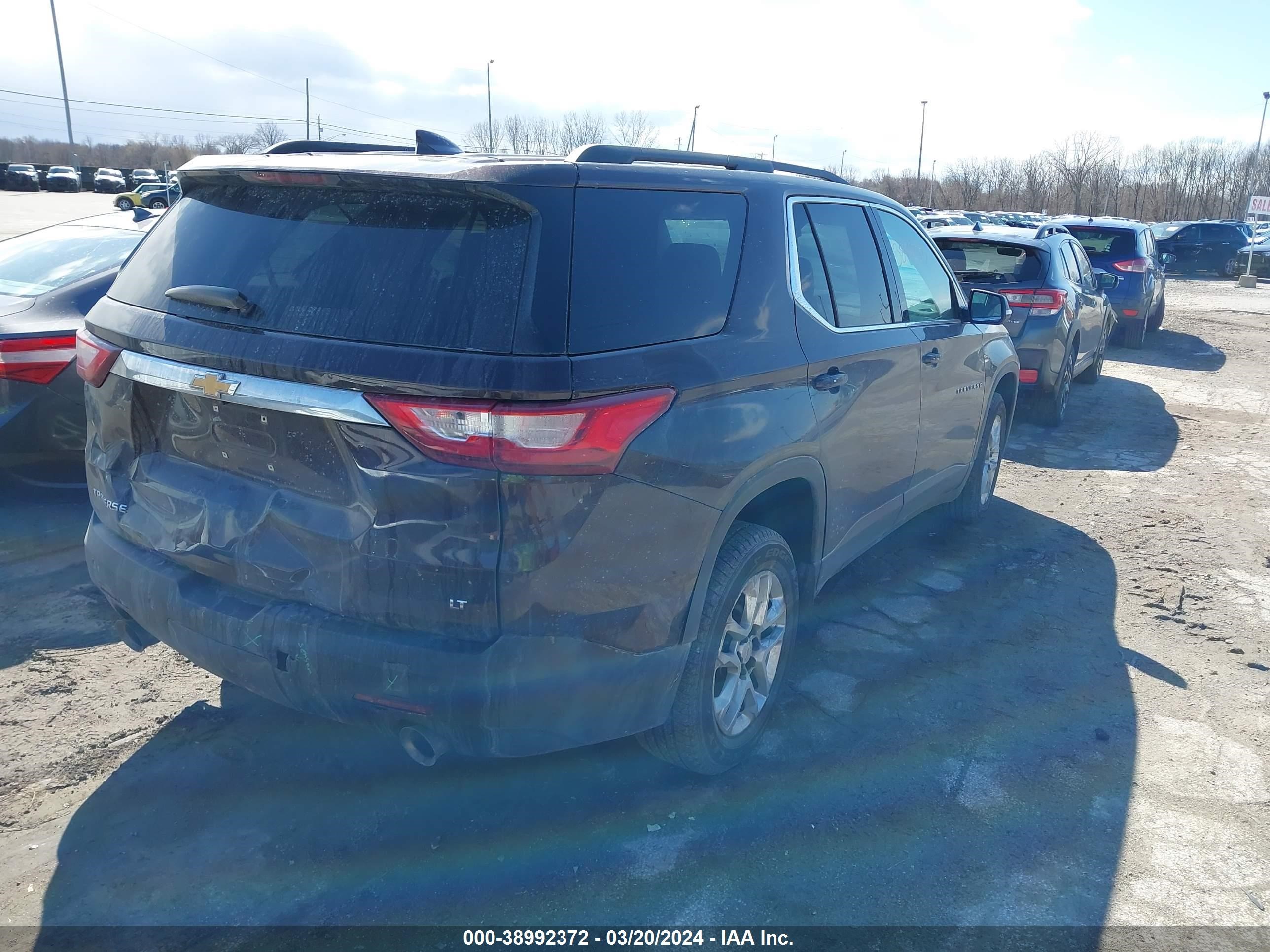 Photo 3 VIN: 1GNERGKW6KJ144257 - CHEVROLET TRAVERSE 