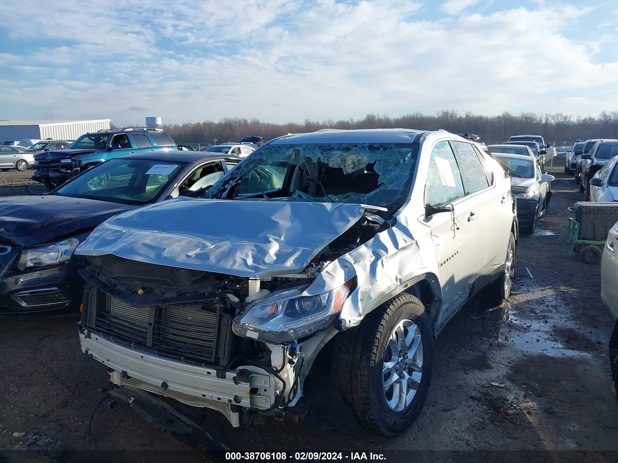 Photo 5 VIN: 1GNERGKW6KJ262339 - CHEVROLET TRAVERSE 