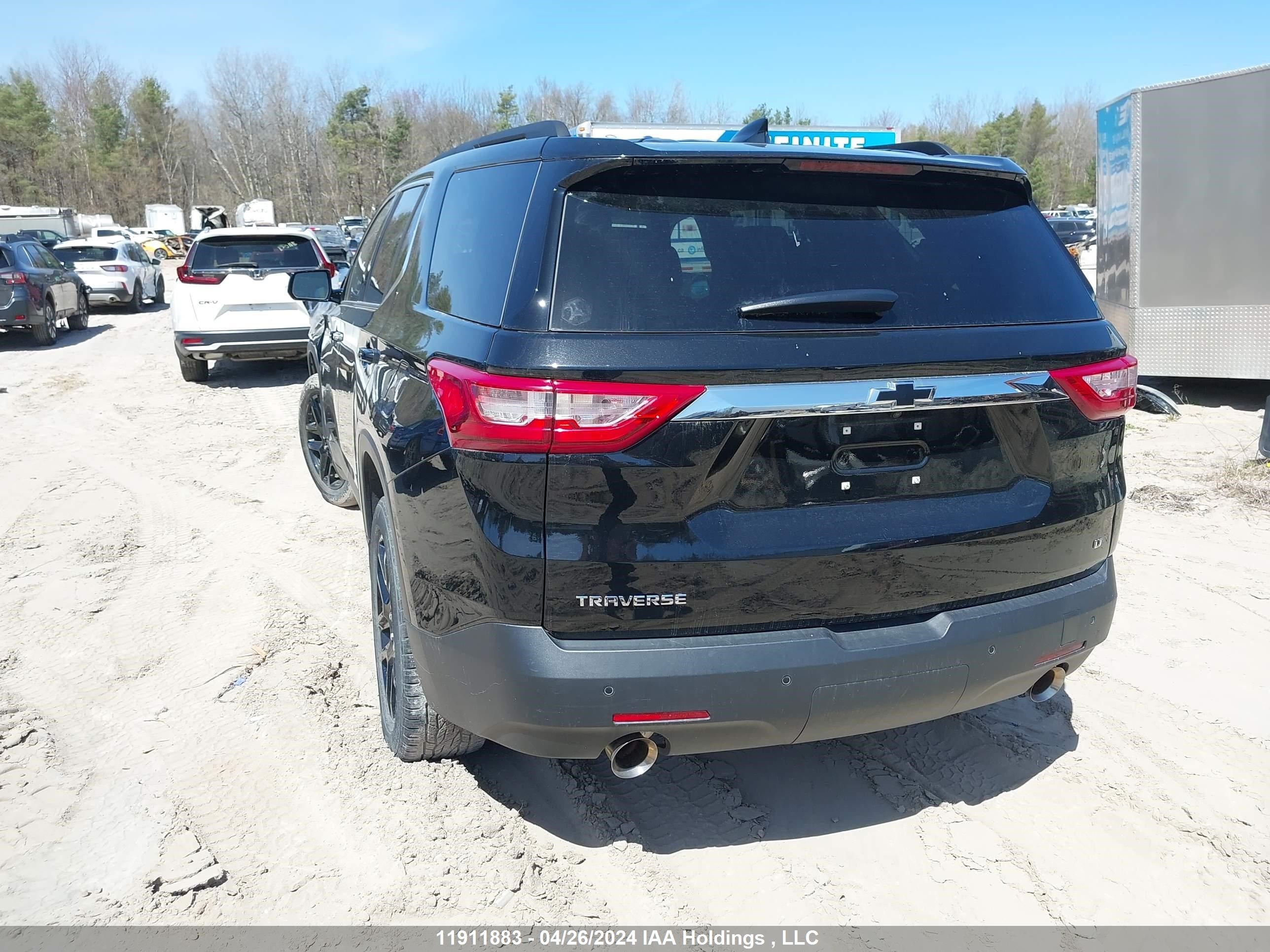 Photo 2 VIN: 1GNERGKW6KJ267198 - CHEVROLET TRAVERSE 