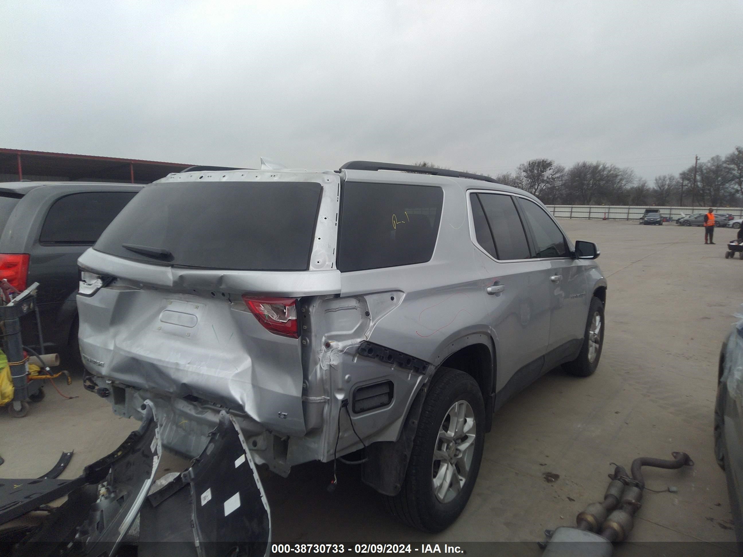 Photo 3 VIN: 1GNERGKW7LJ101578 - CHEVROLET TRAVERSE 