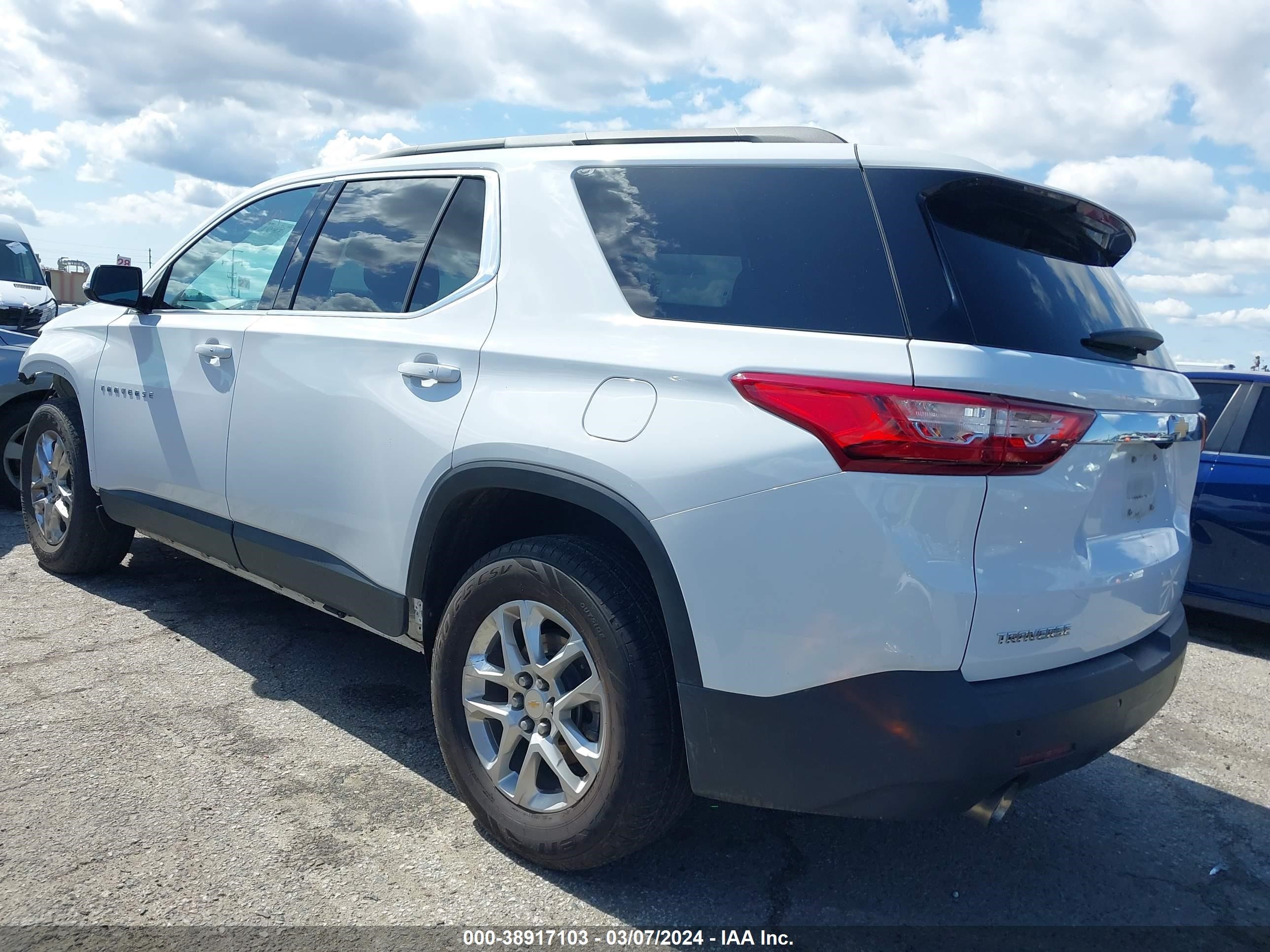 Photo 2 VIN: 1GNERGKW7LJ158783 - CHEVROLET TRAVERSE 