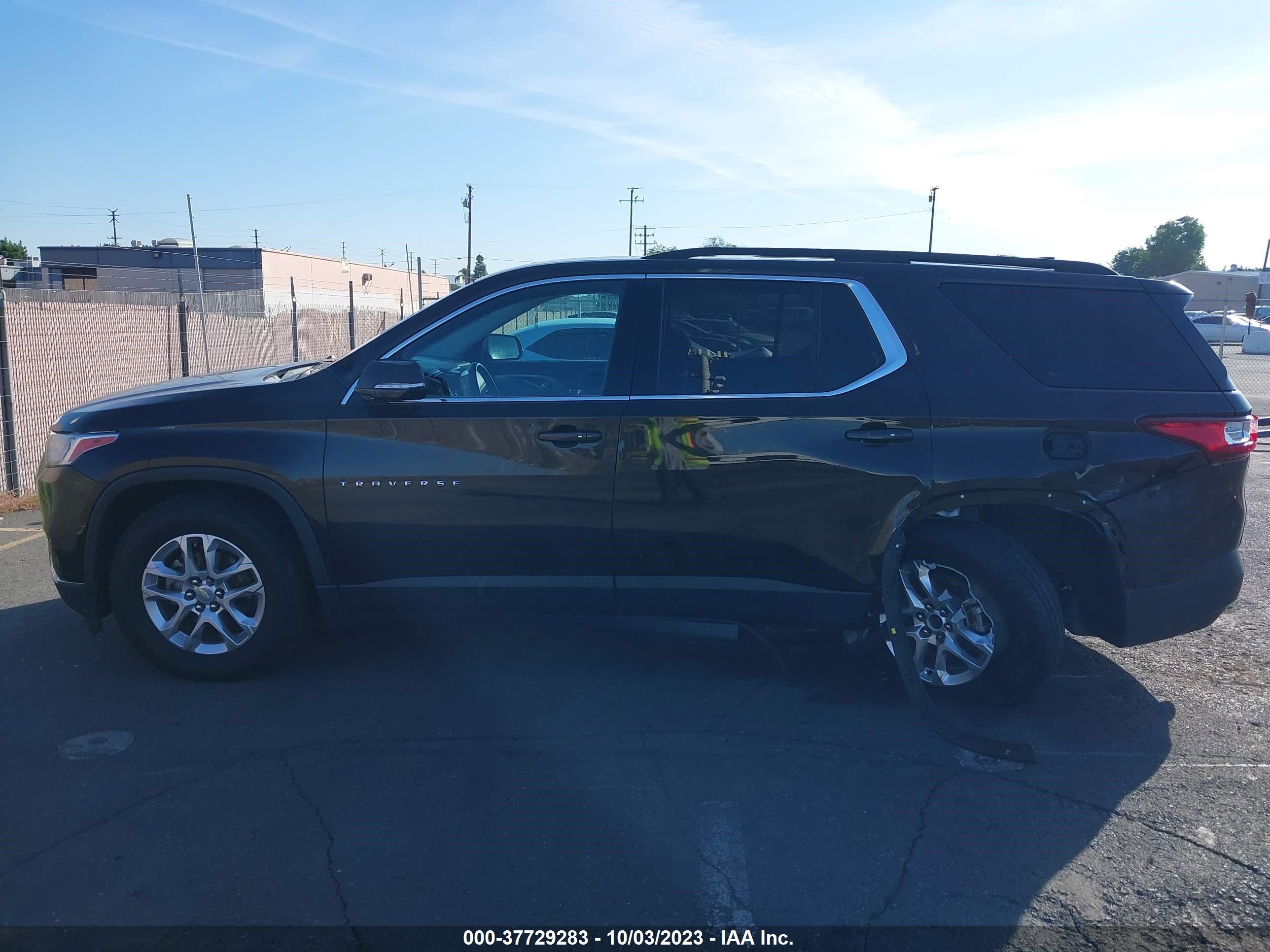 Photo 13 VIN: 1GNERGKWXKJ174510 - CHEVROLET TRAVERSE 