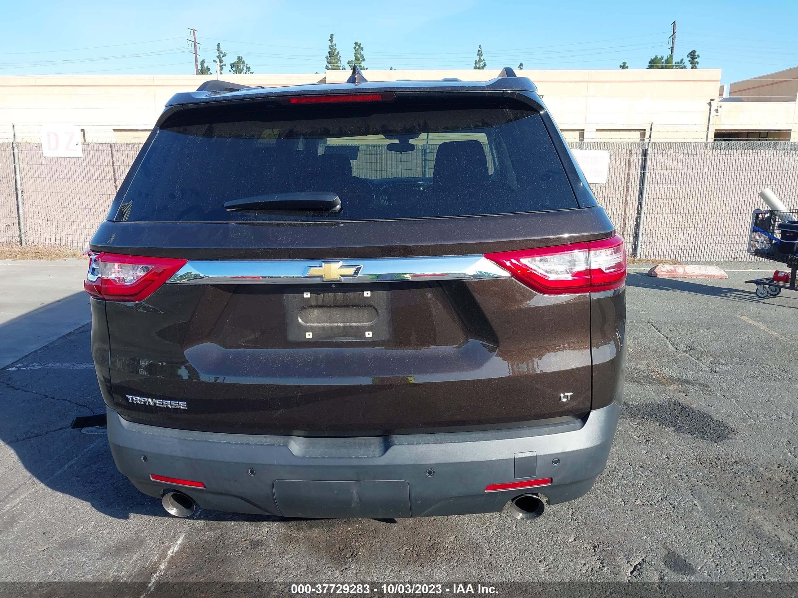 Photo 15 VIN: 1GNERGKWXKJ174510 - CHEVROLET TRAVERSE 