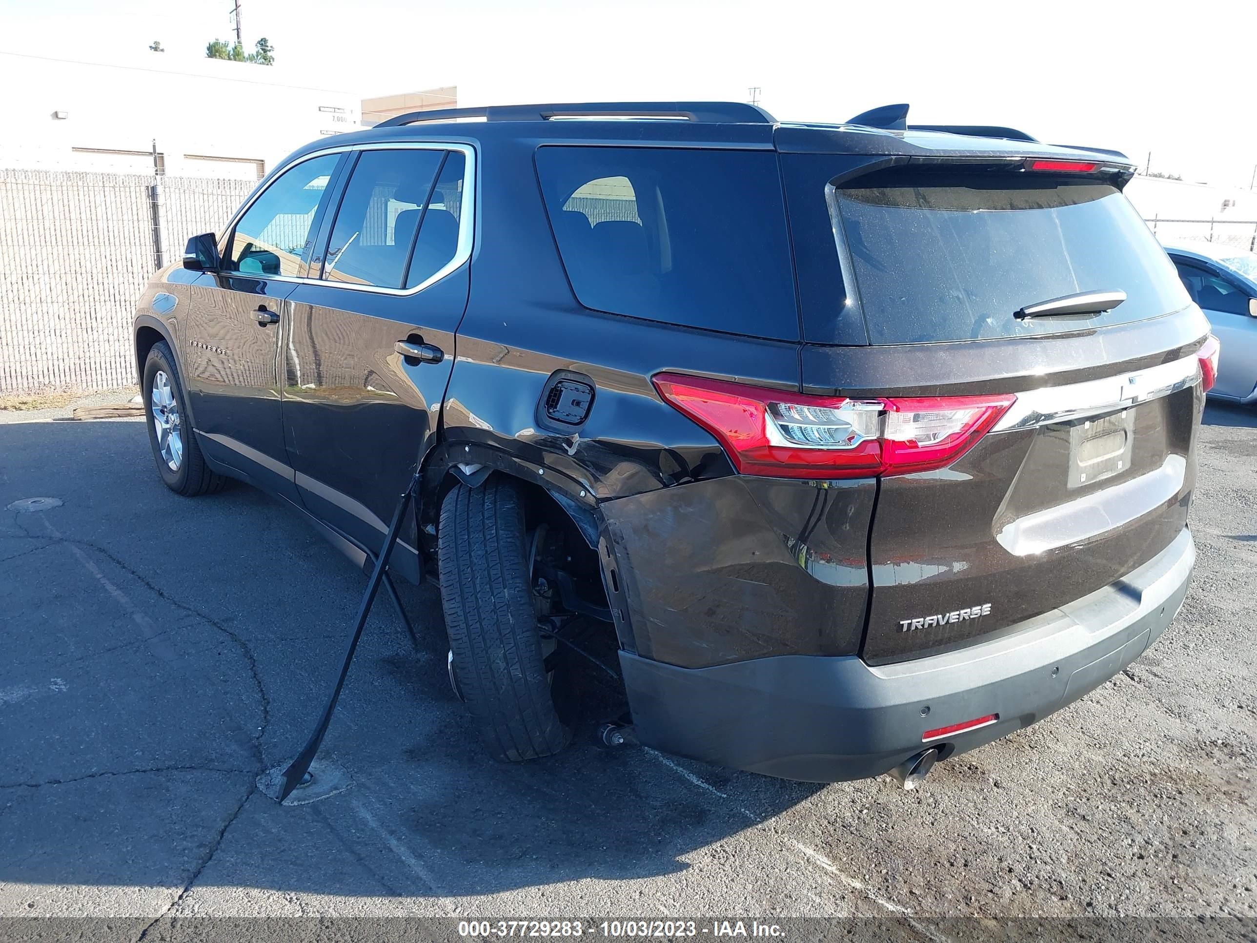 Photo 2 VIN: 1GNERGKWXKJ174510 - CHEVROLET TRAVERSE 