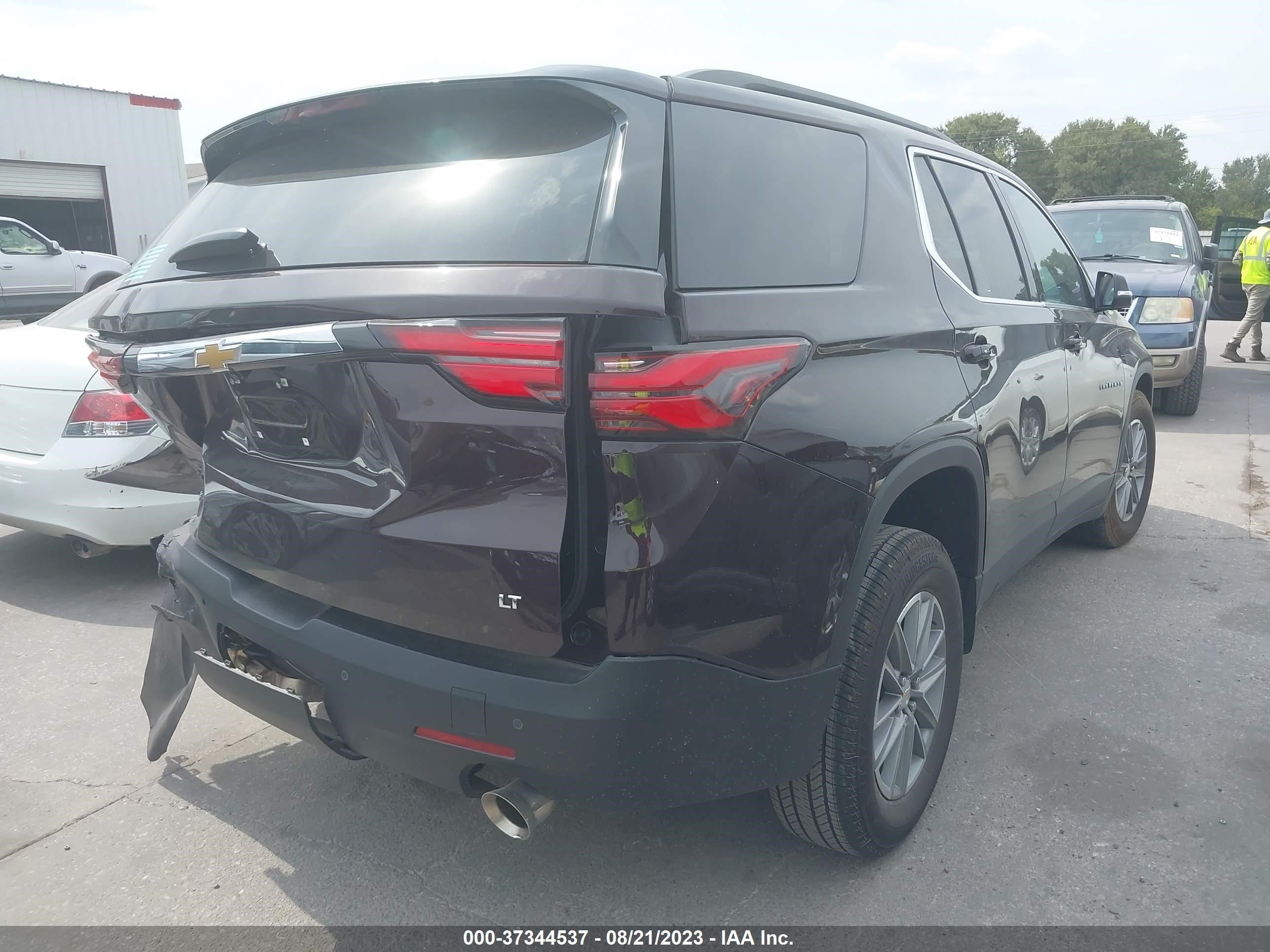 Photo 3 VIN: 1GNERGKWXPJ113858 - CHEVROLET TRAVERSE 