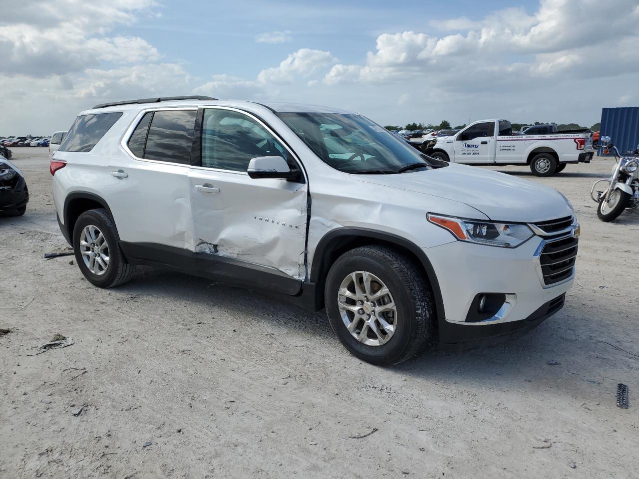 Photo 3 VIN: 1GNERHKW2LJ173407 - CHEVROLET TRAVERSE 