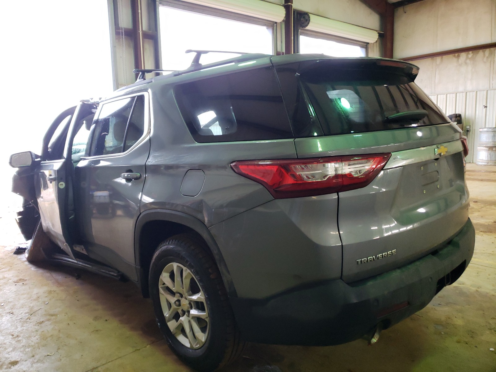 Photo 2 VIN: 1GNERHKW5KJ267750 - CHEVROLET TRAVERSE L 