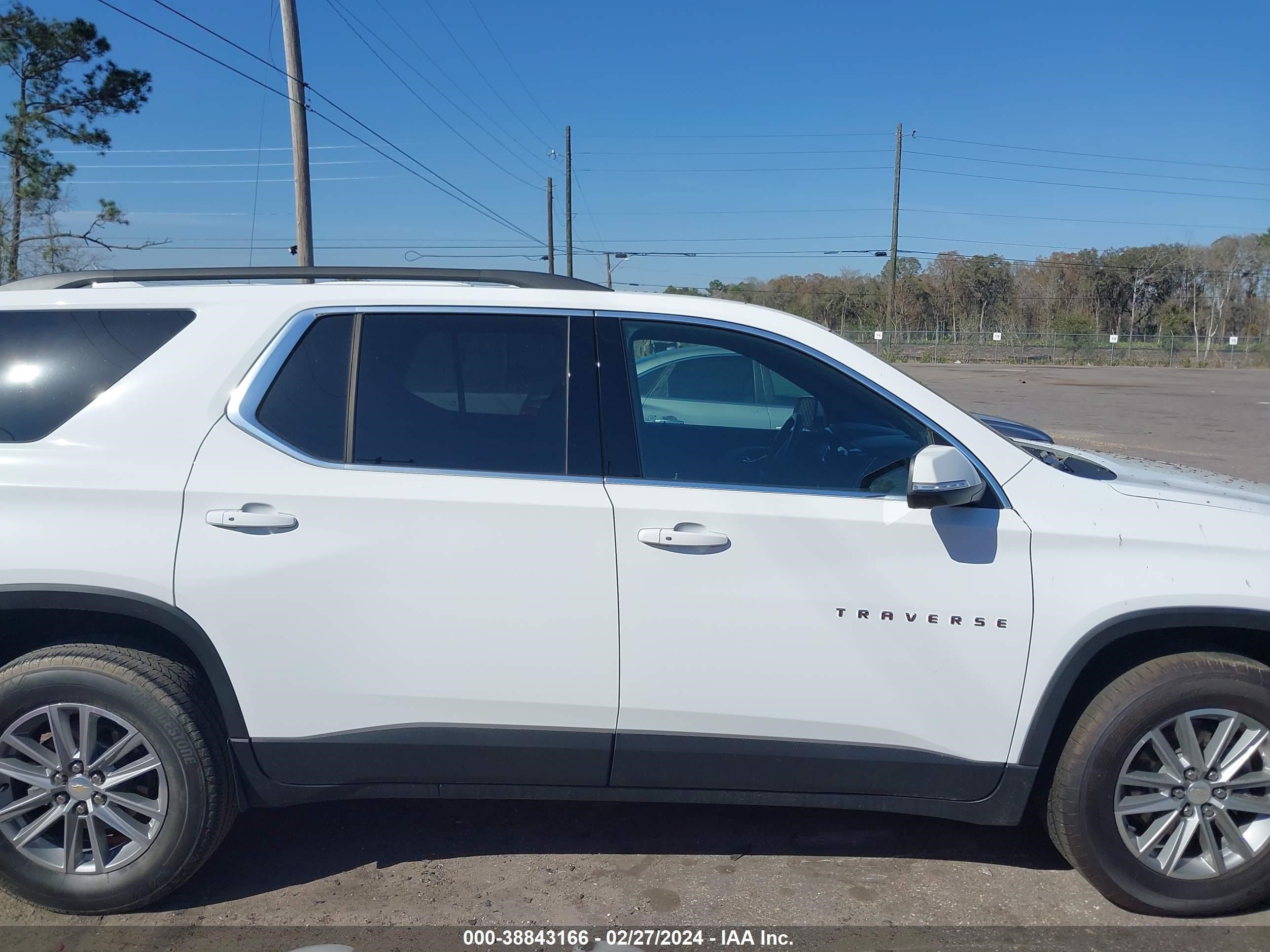 Photo 12 VIN: 1GNERHKW6NJ121040 - CHEVROLET TRAVERSE 