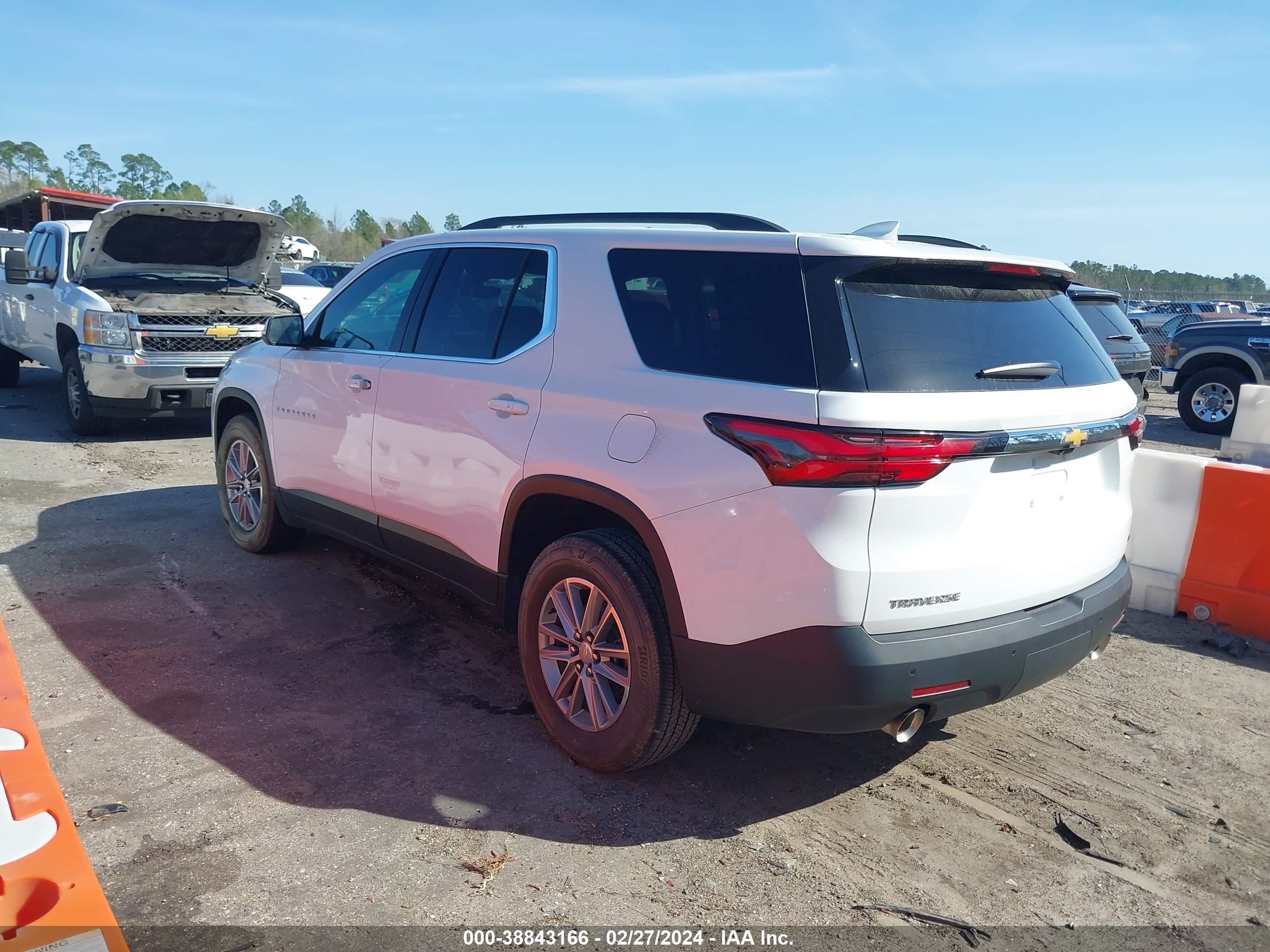 Photo 2 VIN: 1GNERHKW6NJ121040 - CHEVROLET TRAVERSE 