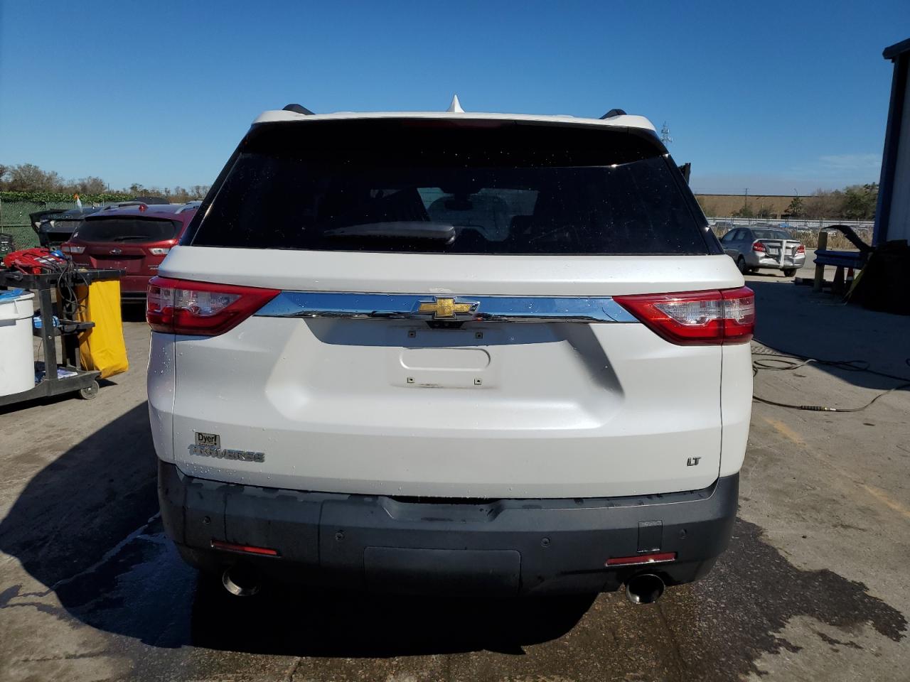 Photo 5 VIN: 1GNERHKW9KJ284454 - CHEVROLET TRAVERSE 