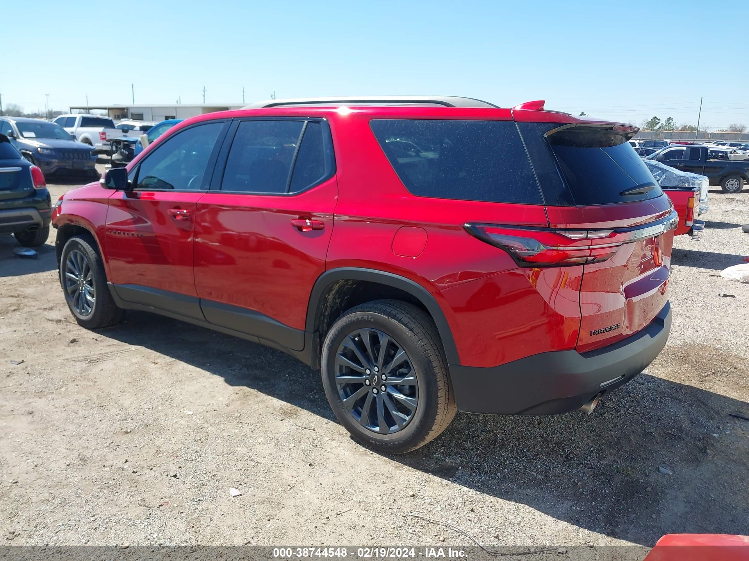 Photo 2 VIN: 1GNERJKW2PJ228435 - CHEVROLET TRAVERSE 