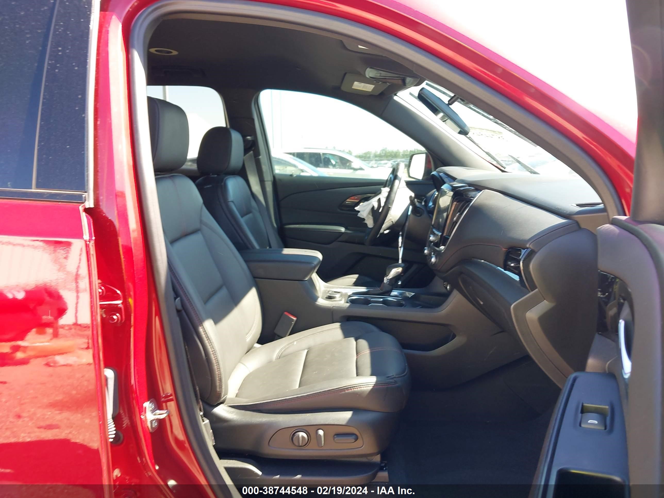 Photo 4 VIN: 1GNERJKW2PJ228435 - CHEVROLET TRAVERSE 