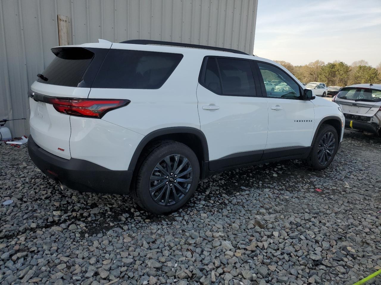 Photo 2 VIN: 1GNERJKW4PJ273019 - CHEVROLET TRAVERSE 