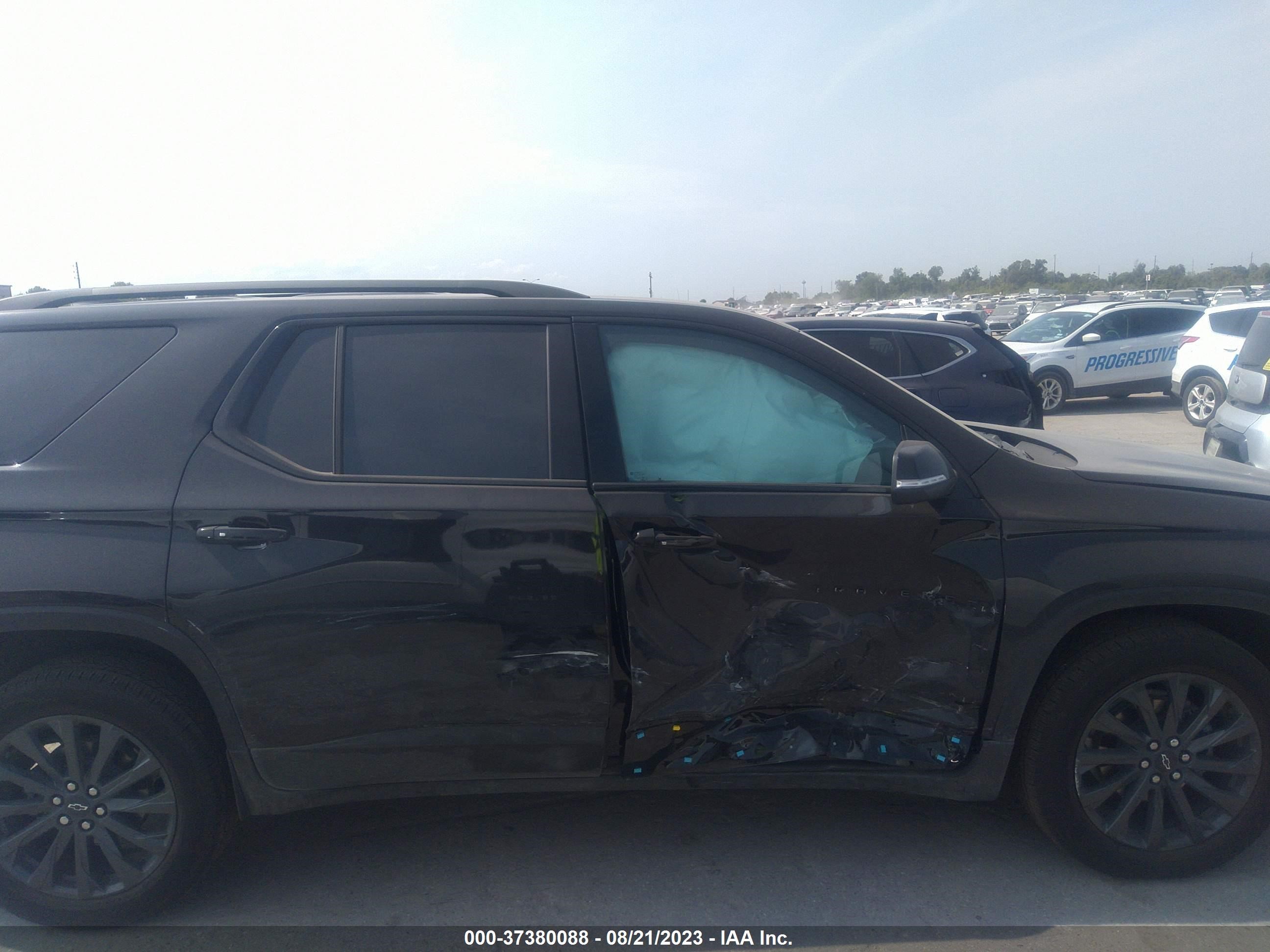 Photo 12 VIN: 1GNERJKW9PJ172915 - CHEVROLET TRAVERSE 