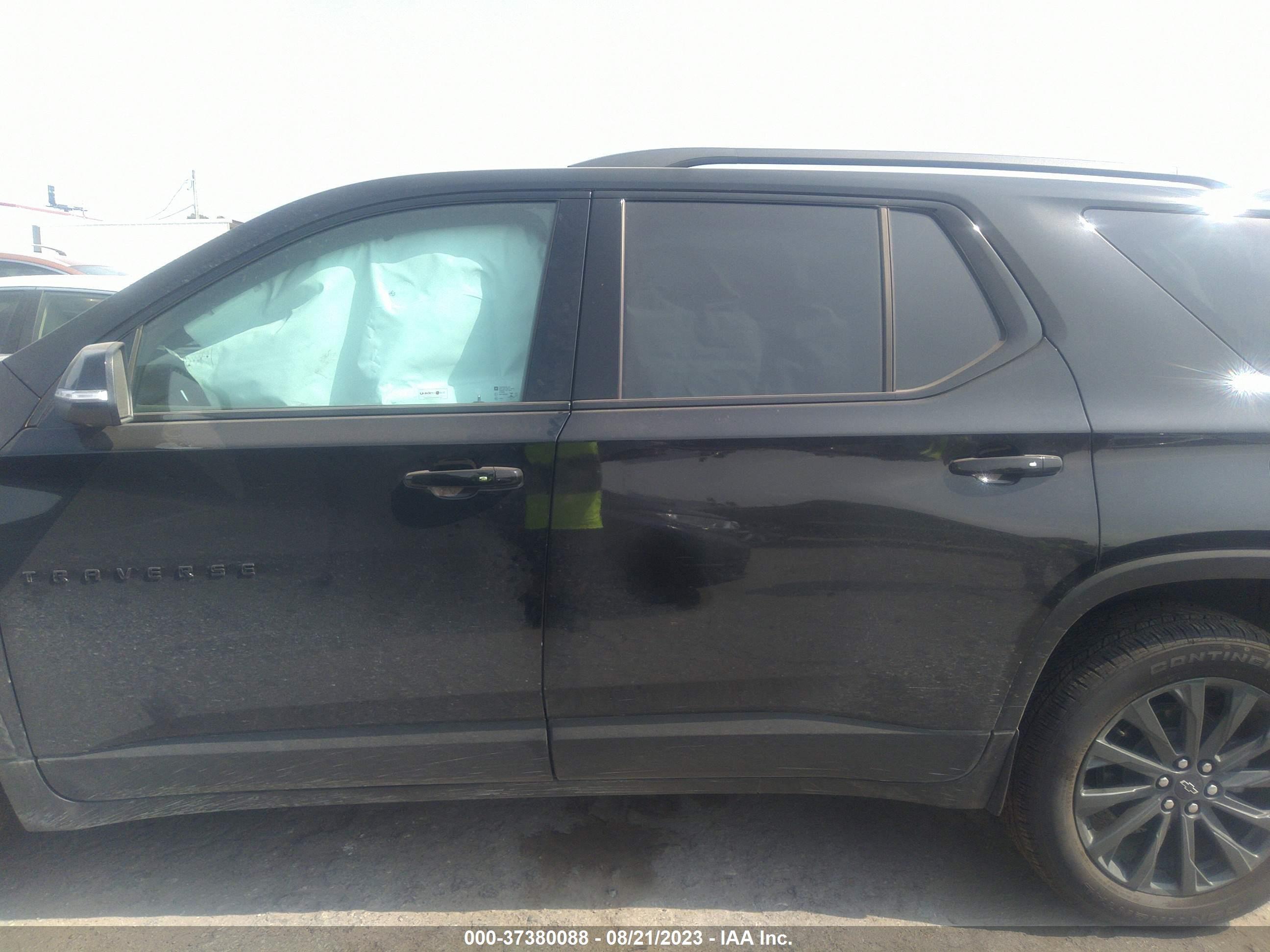 Photo 13 VIN: 1GNERJKW9PJ172915 - CHEVROLET TRAVERSE 