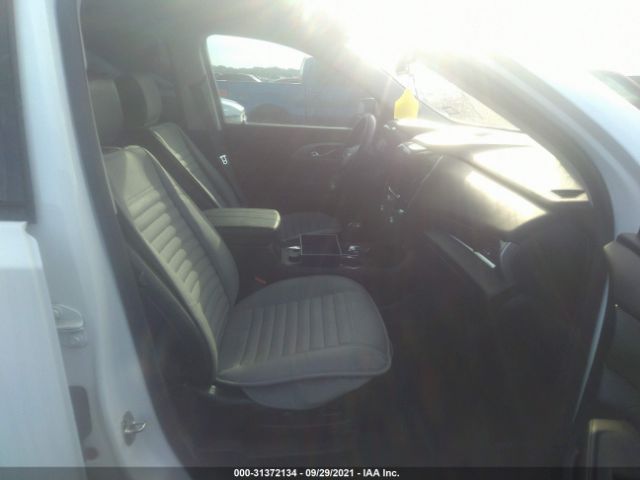 Photo 4 VIN: 1GNERJKX3JJ272394 - CHEVROLET TRAVERSE 