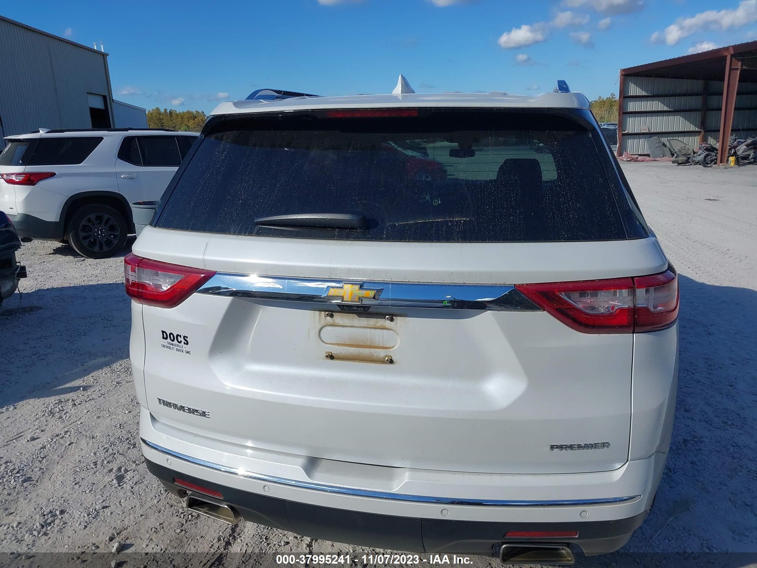 Photo 15 VIN: 1GNERKKW4KJ173775 - CHEVROLET TRAVERSE 