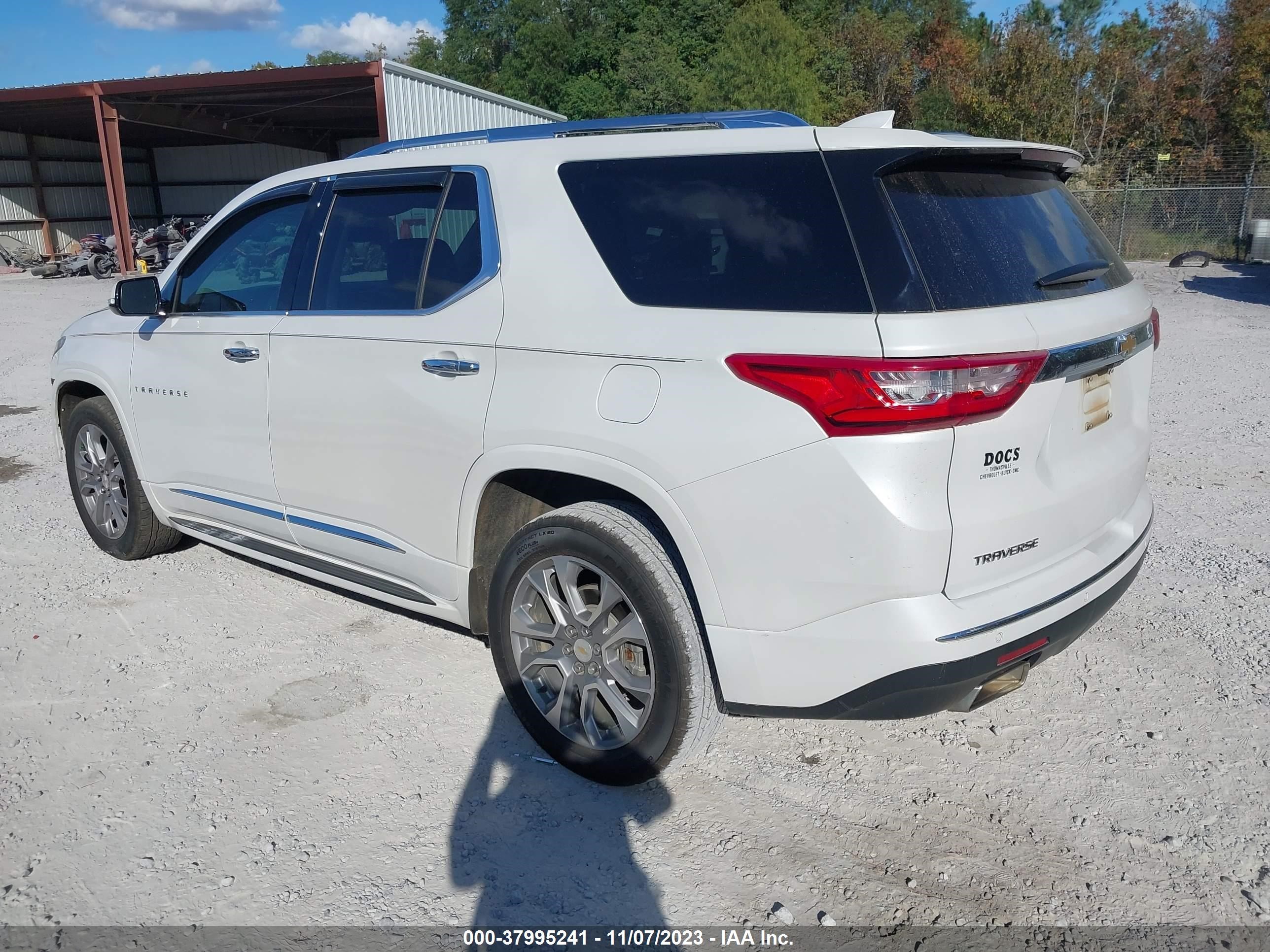 Photo 2 VIN: 1GNERKKW4KJ173775 - CHEVROLET TRAVERSE 