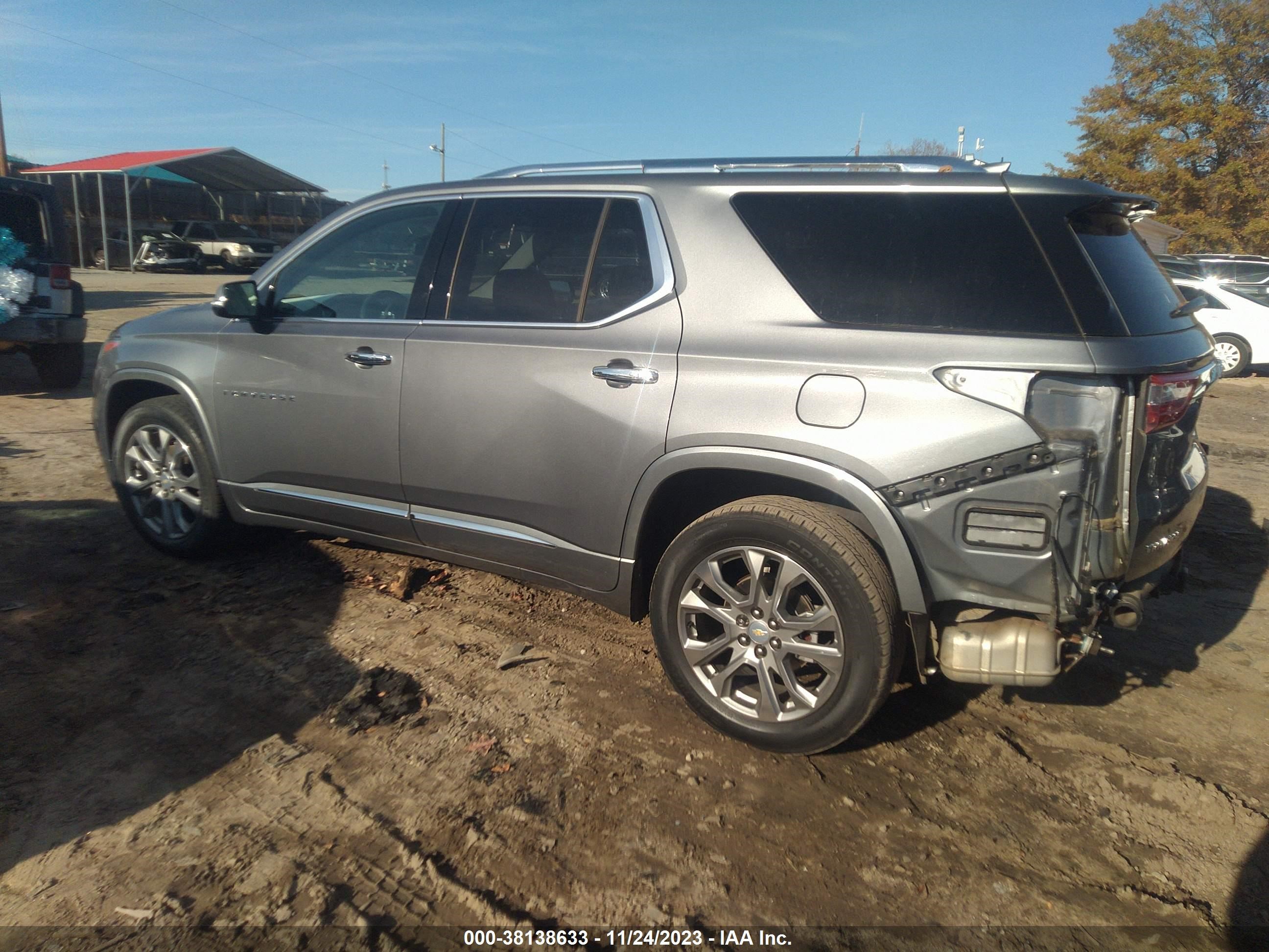 Photo 2 VIN: 1GNERKKW7KJ138485 - CHEVROLET TRAVERSE 