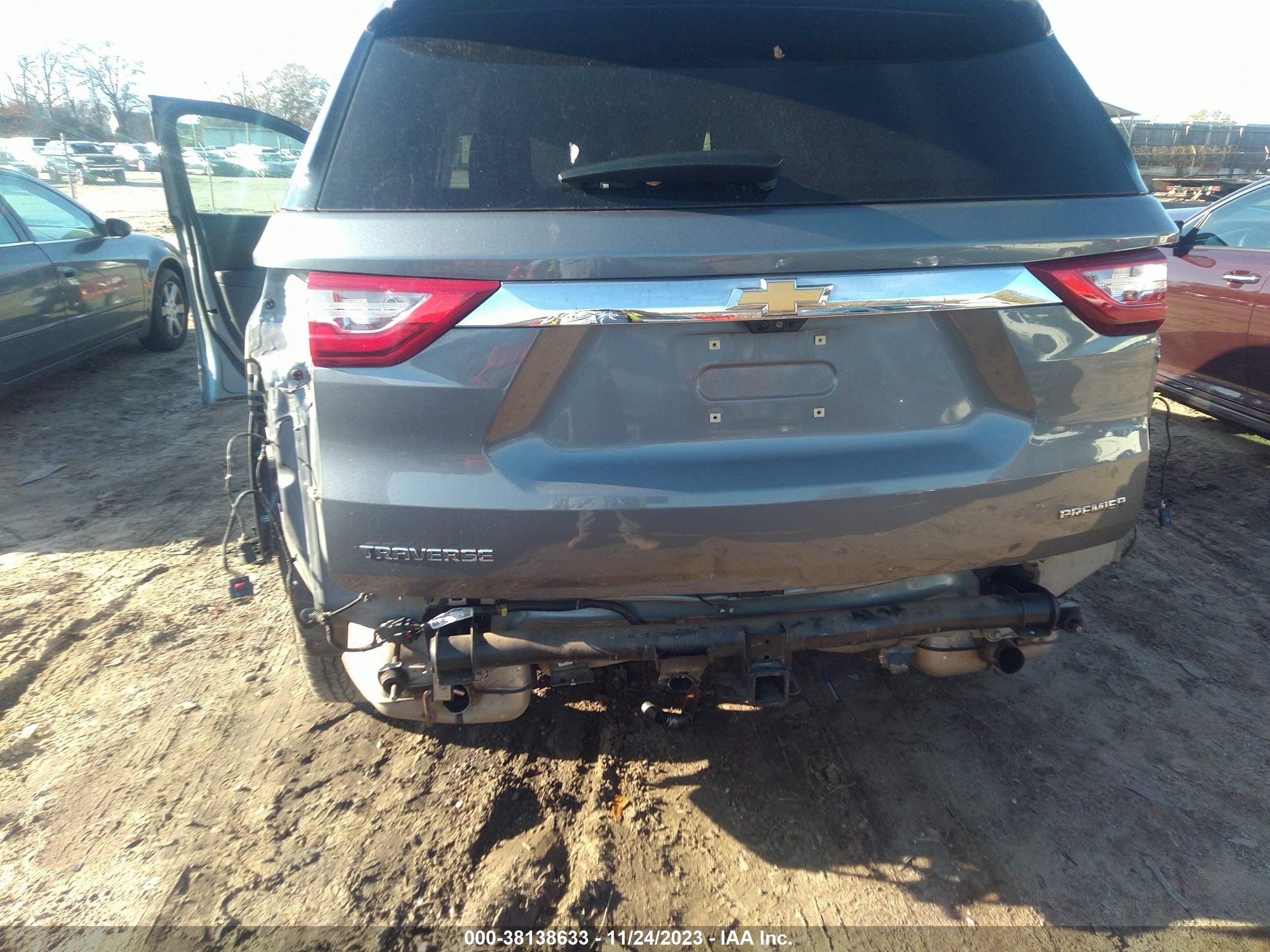 Photo 5 VIN: 1GNERKKW7KJ138485 - CHEVROLET TRAVERSE 