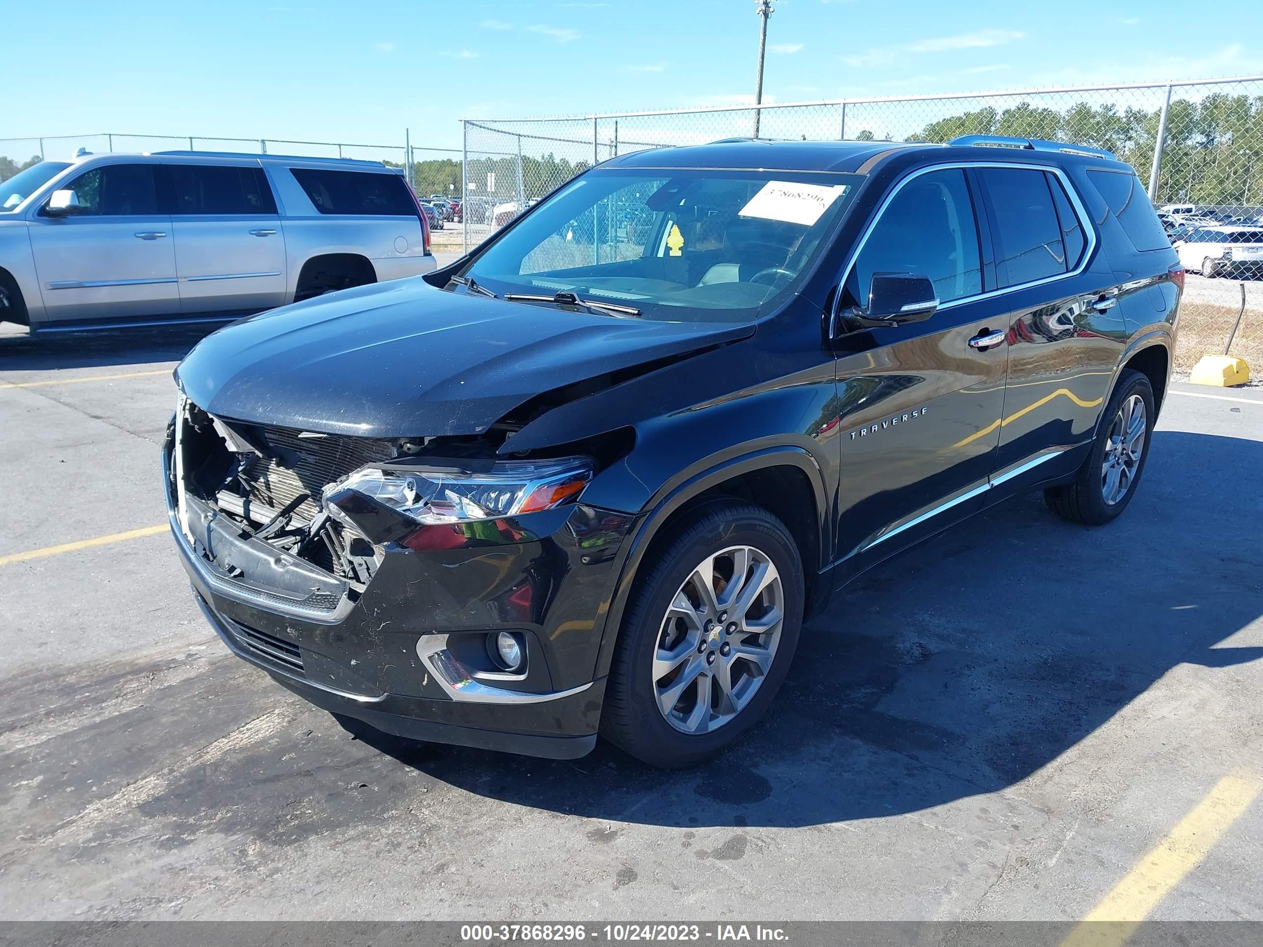 Photo 1 VIN: 1GNERKKW7KJ173835 - CHEVROLET TRAVERSE 