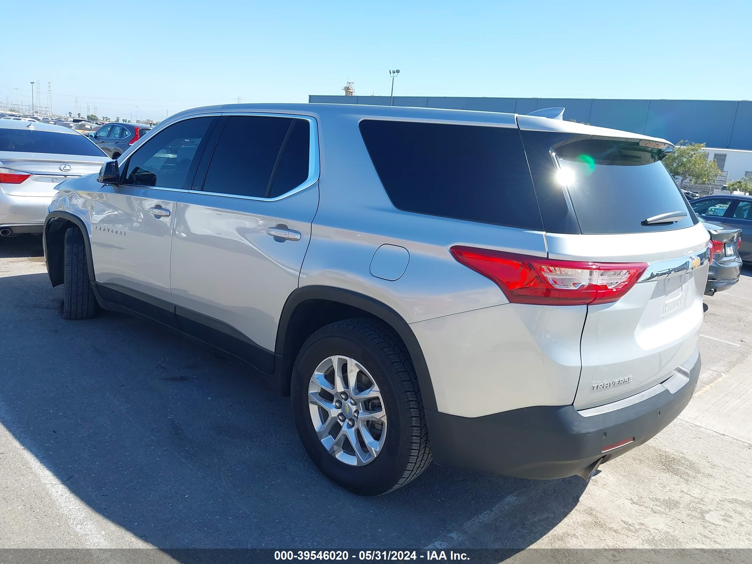 Photo 2 VIN: 1GNERLKW9KJ239243 - CHEVROLET TRAVERSE 