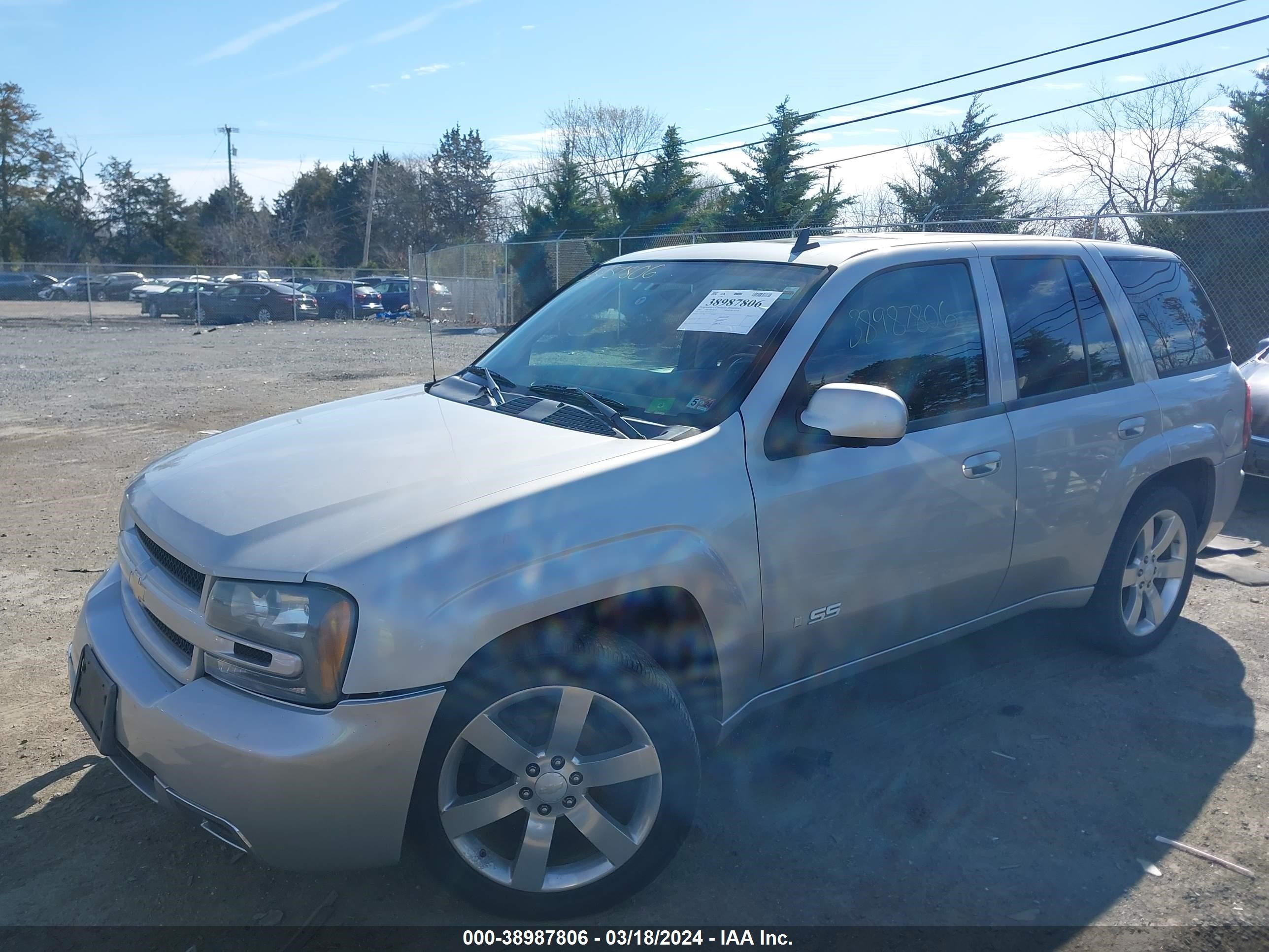 Photo 1 VIN: 1GNES13H872246677 - CHEVROLET TRAILBLAZER 