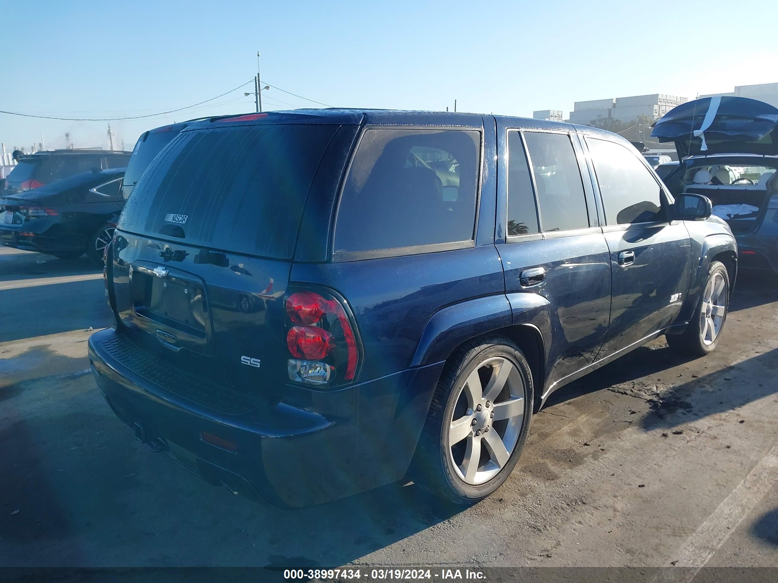 Photo 3 VIN: 1GNES13HX82262560 - CHEVROLET TRAILBLAZER 