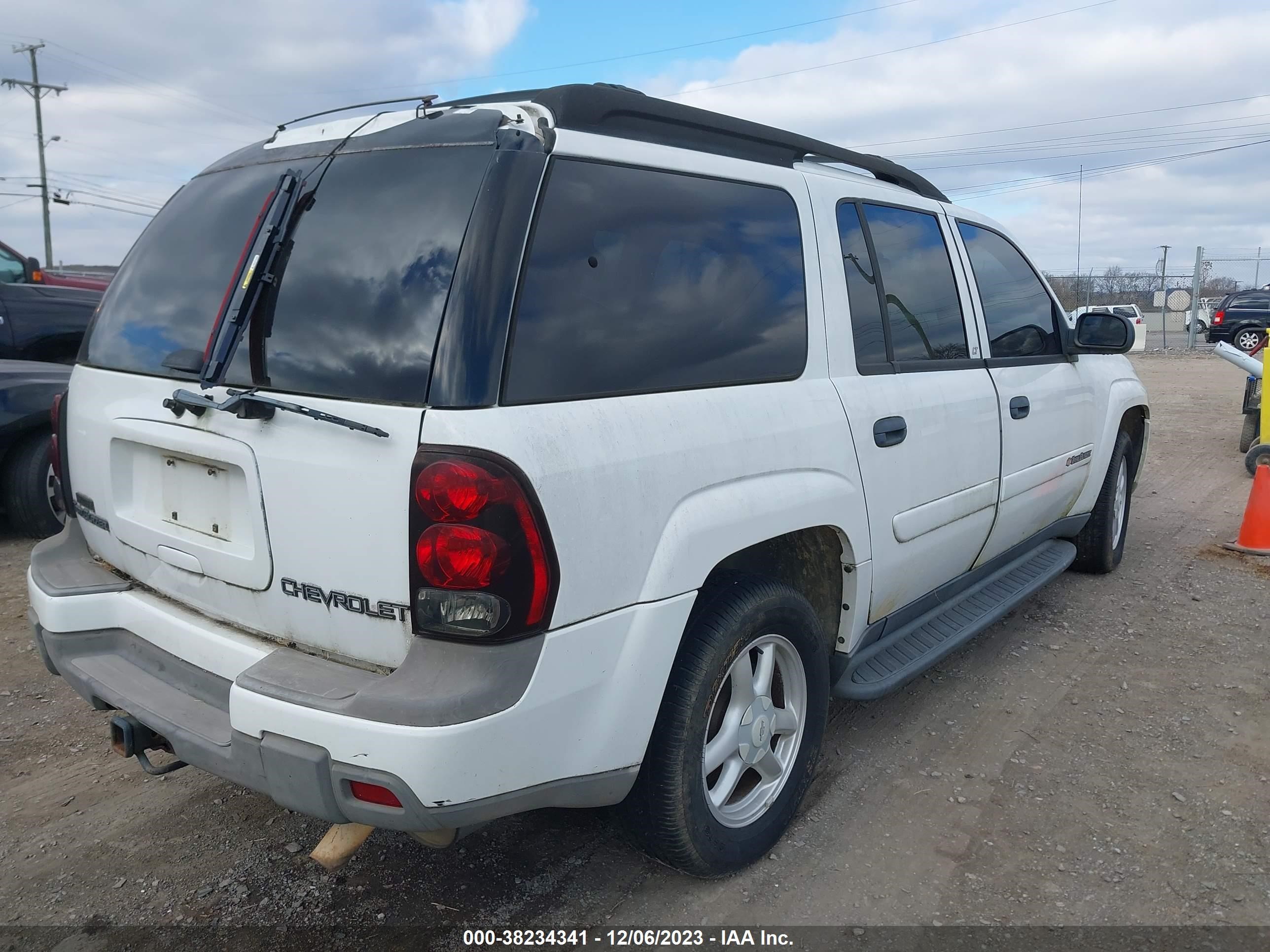 Photo 3 VIN: 1GNES16S036151671 - CHEVROLET TRAILBLAZER 