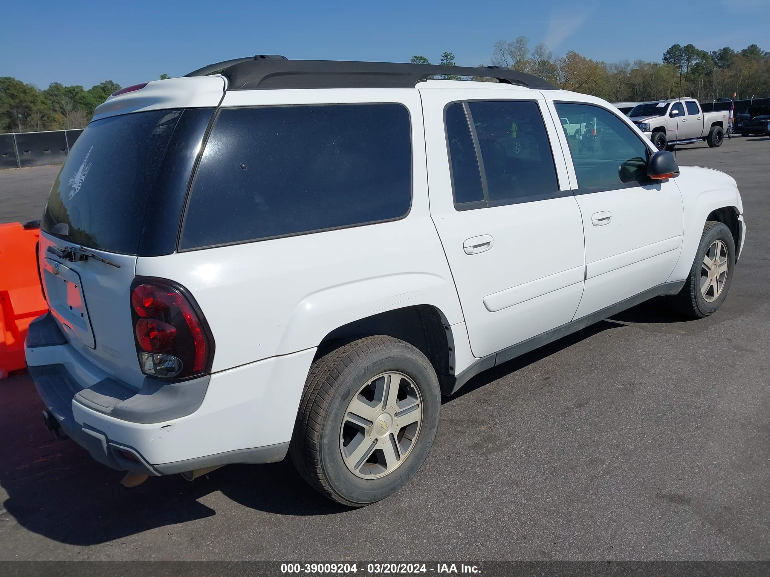 Photo 3 VIN: 1GNES16S156153397 - CHEVROLET NULL 