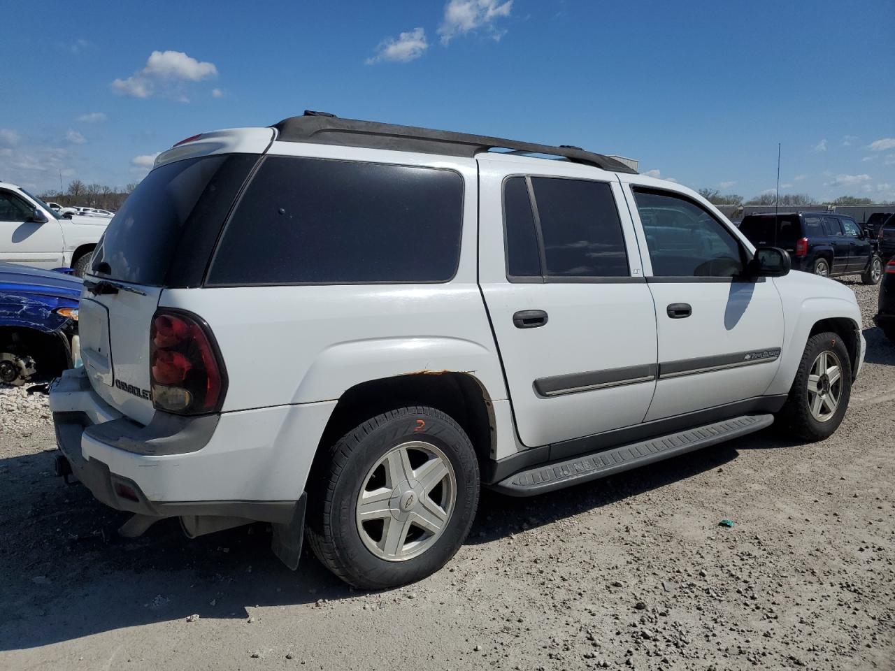 Photo 2 VIN: 1GNES16S326125869 - CHEVROLET TRAILBLAZER 