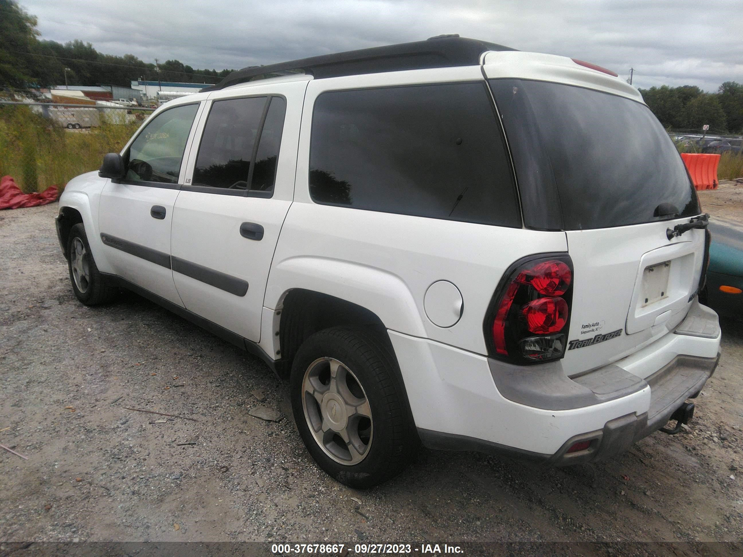 Photo 2 VIN: 1GNES16S446123292 - CHEVROLET TRAILBLAZER 