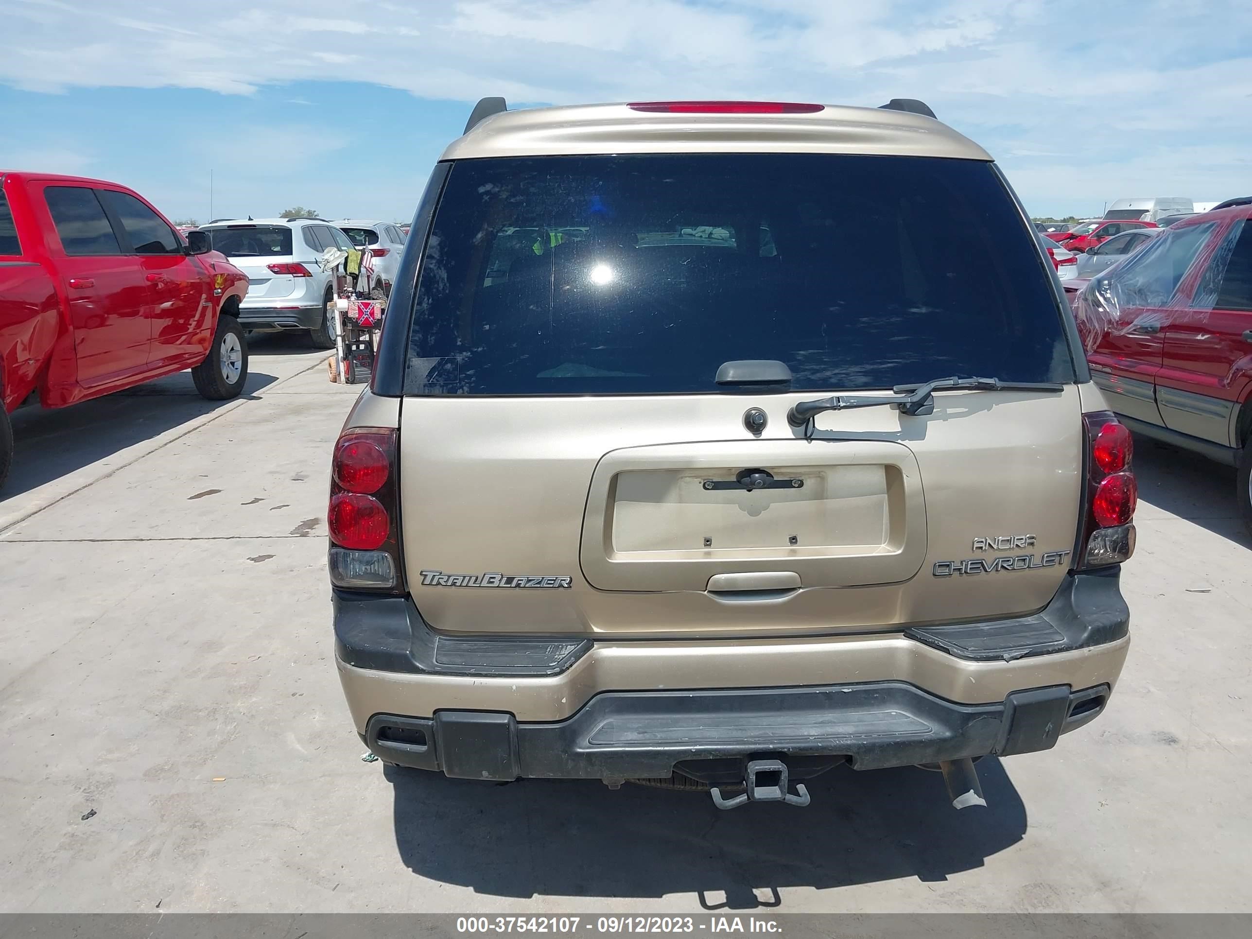 Photo 15 VIN: 1GNES16S946140685 - CHEVROLET TRAILBLAZER 