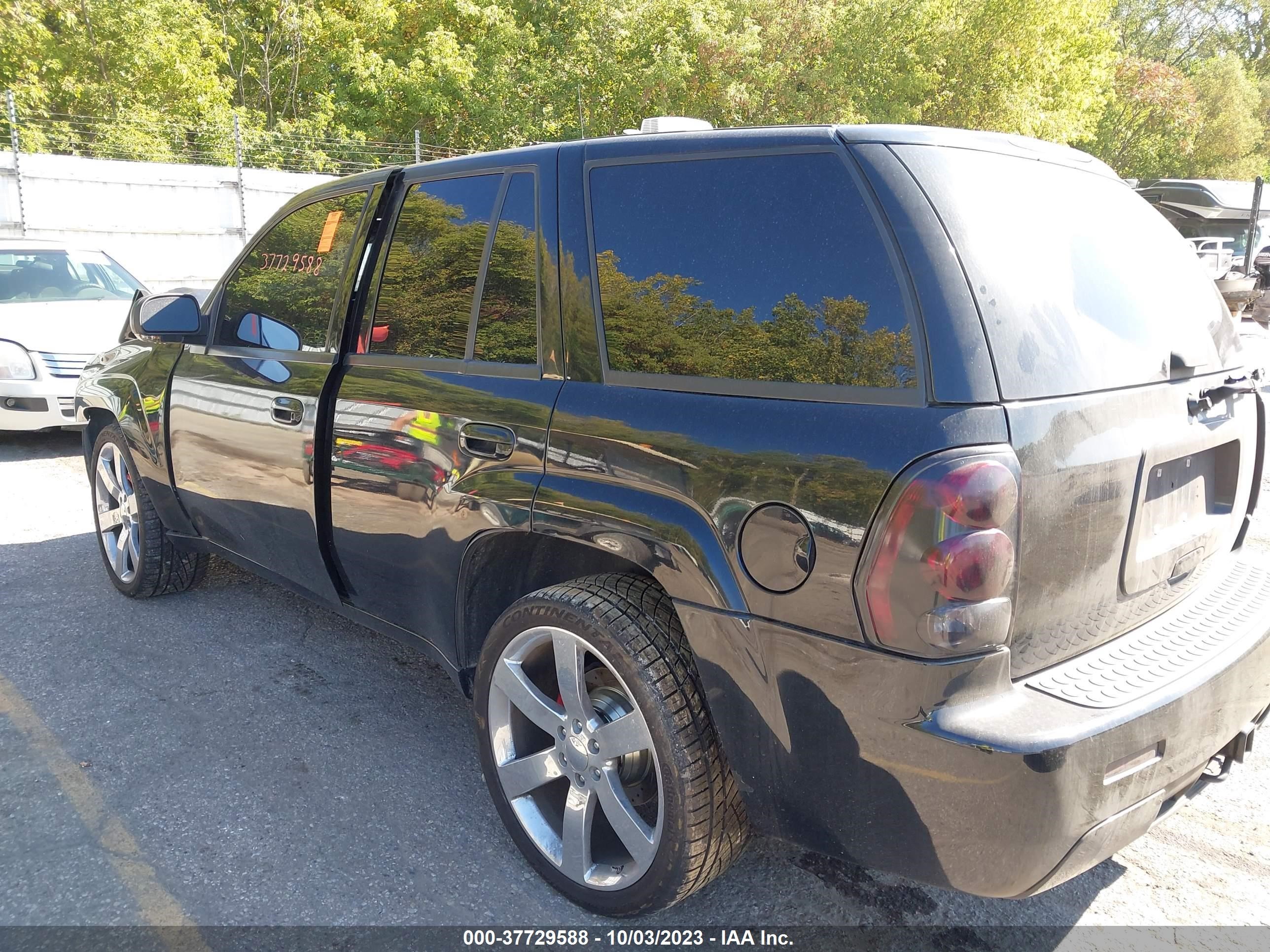 Photo 2 VIN: 1GNET13H662253526 - CHEVROLET TRAILBLAZER 