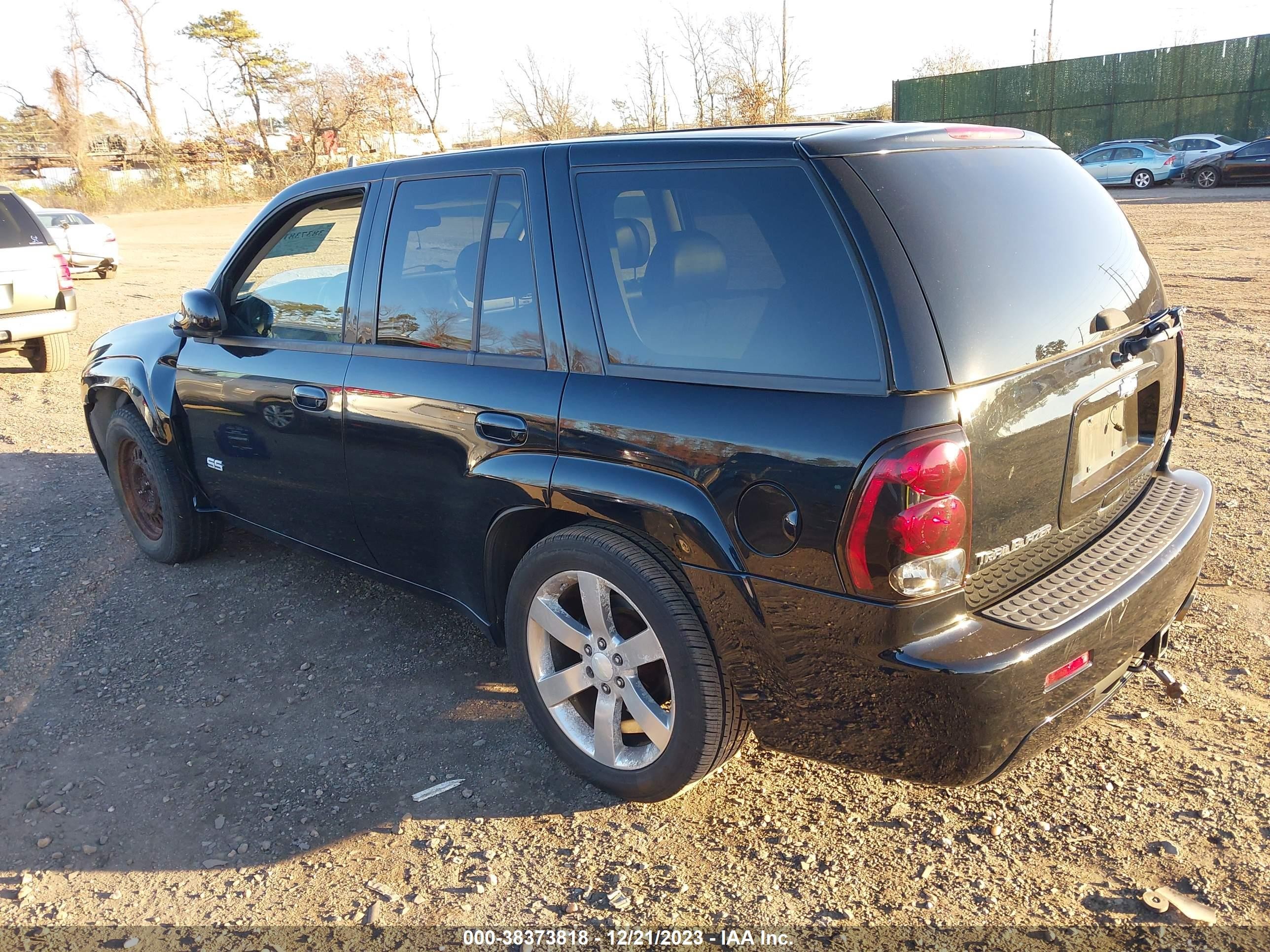 Photo 2 VIN: 1GNET13HX62285637 - CHEVROLET TRAILBLAZER 