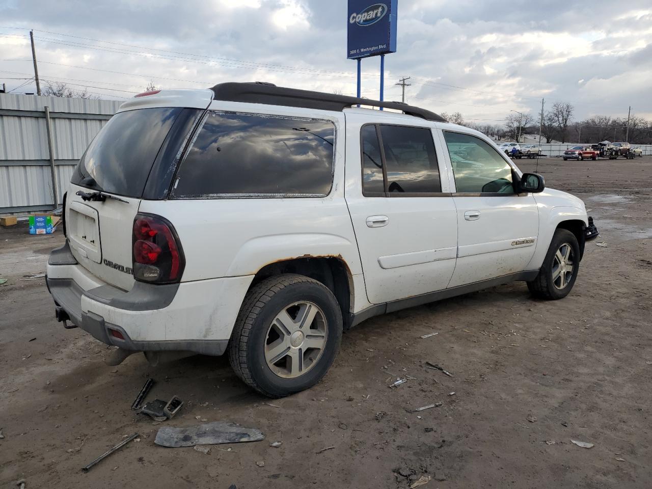 Photo 2 VIN: 1GNET16S246133607 - CHEVROLET TRAILBLAZER 