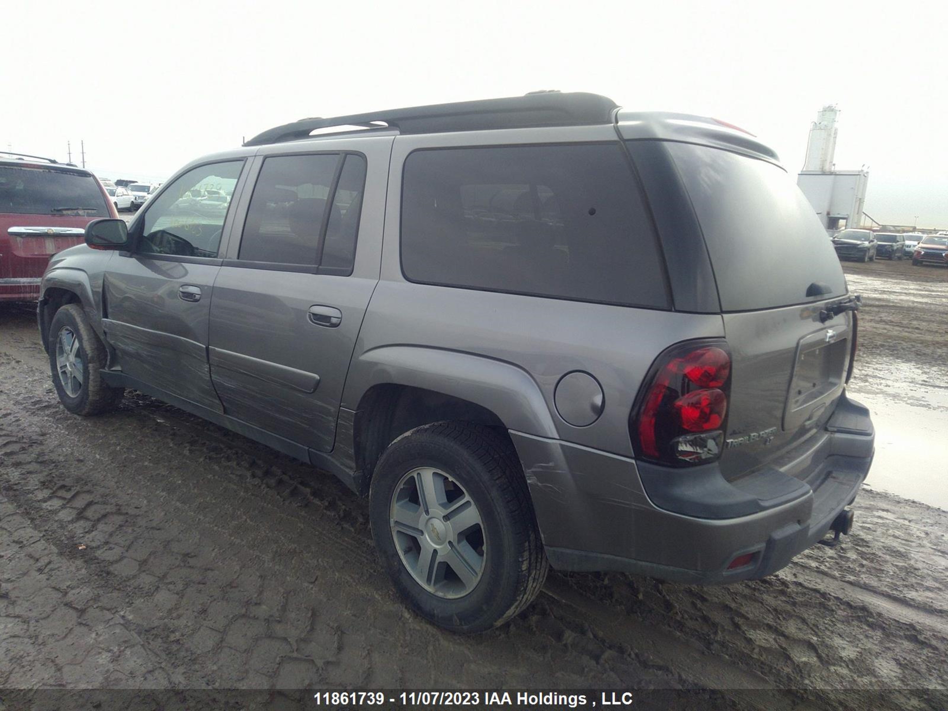 Photo 2 VIN: 1GNET16S556123980 - CHEVROLET TRAILBLAZER 