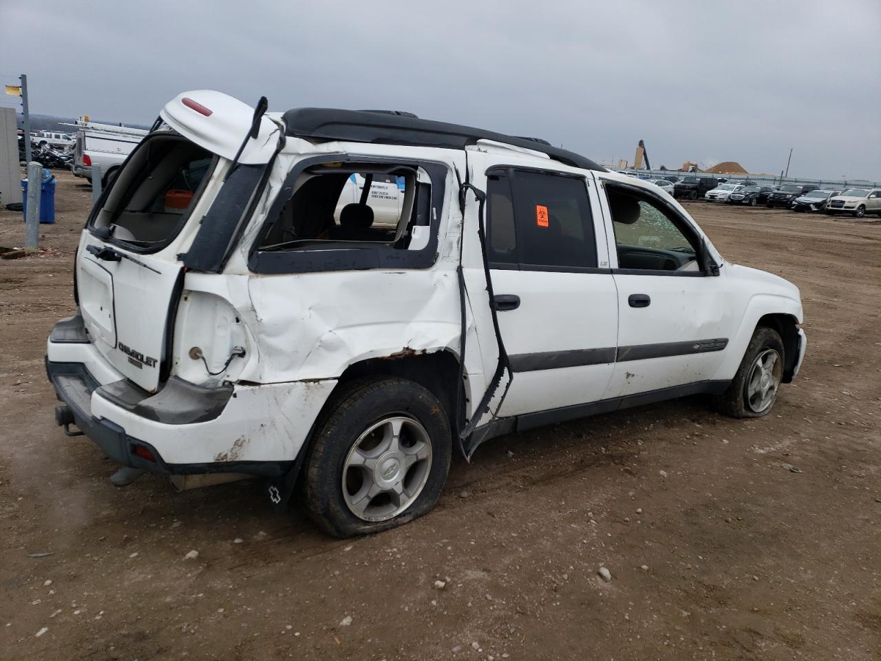 Photo 2 VIN: 1GNET16SX46114870 - CHEVROLET TRAILBLAZER 