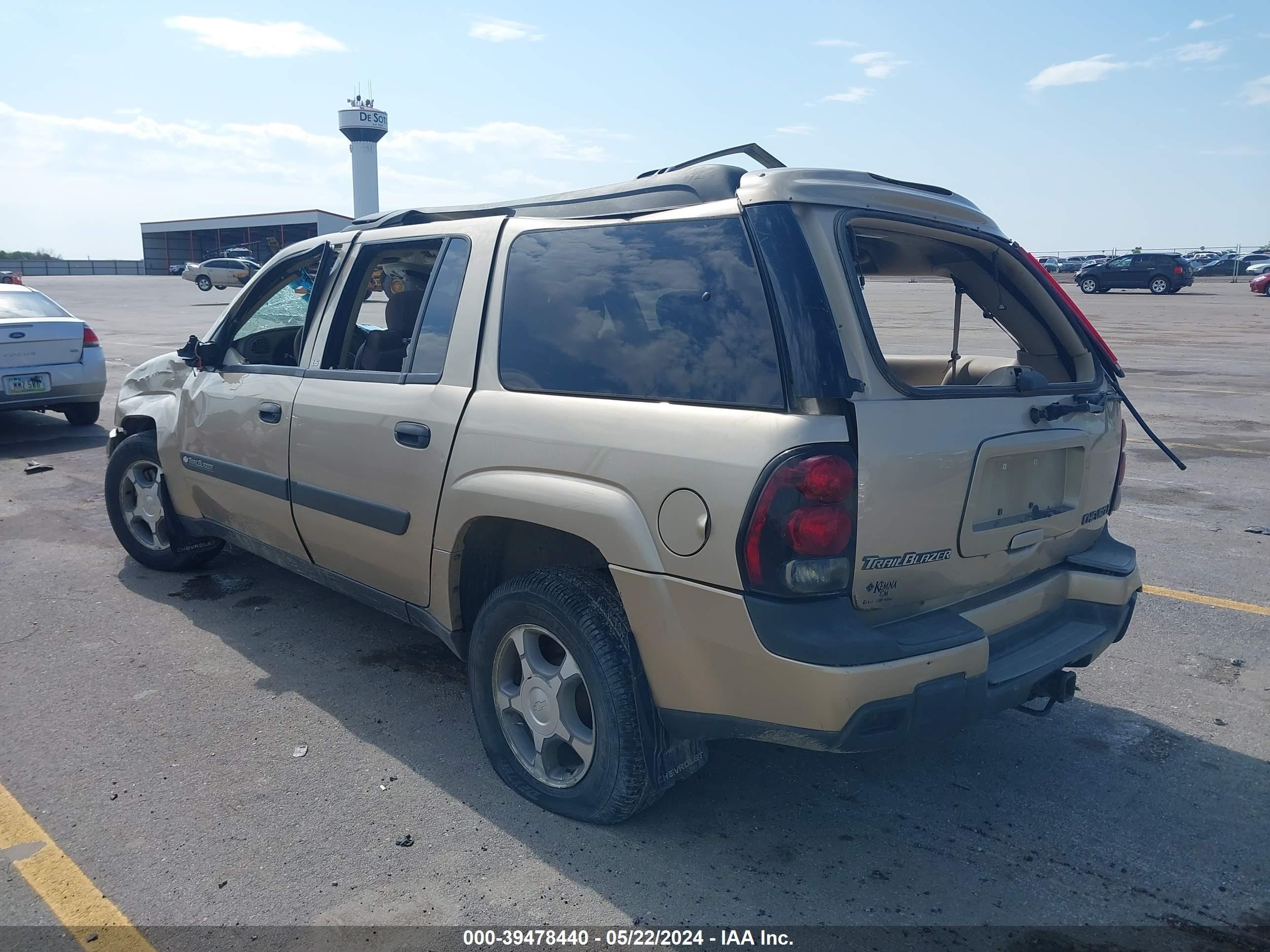 Photo 2 VIN: 1GNET16SX46146394 - CHEVROLET TRAILBLAZER 